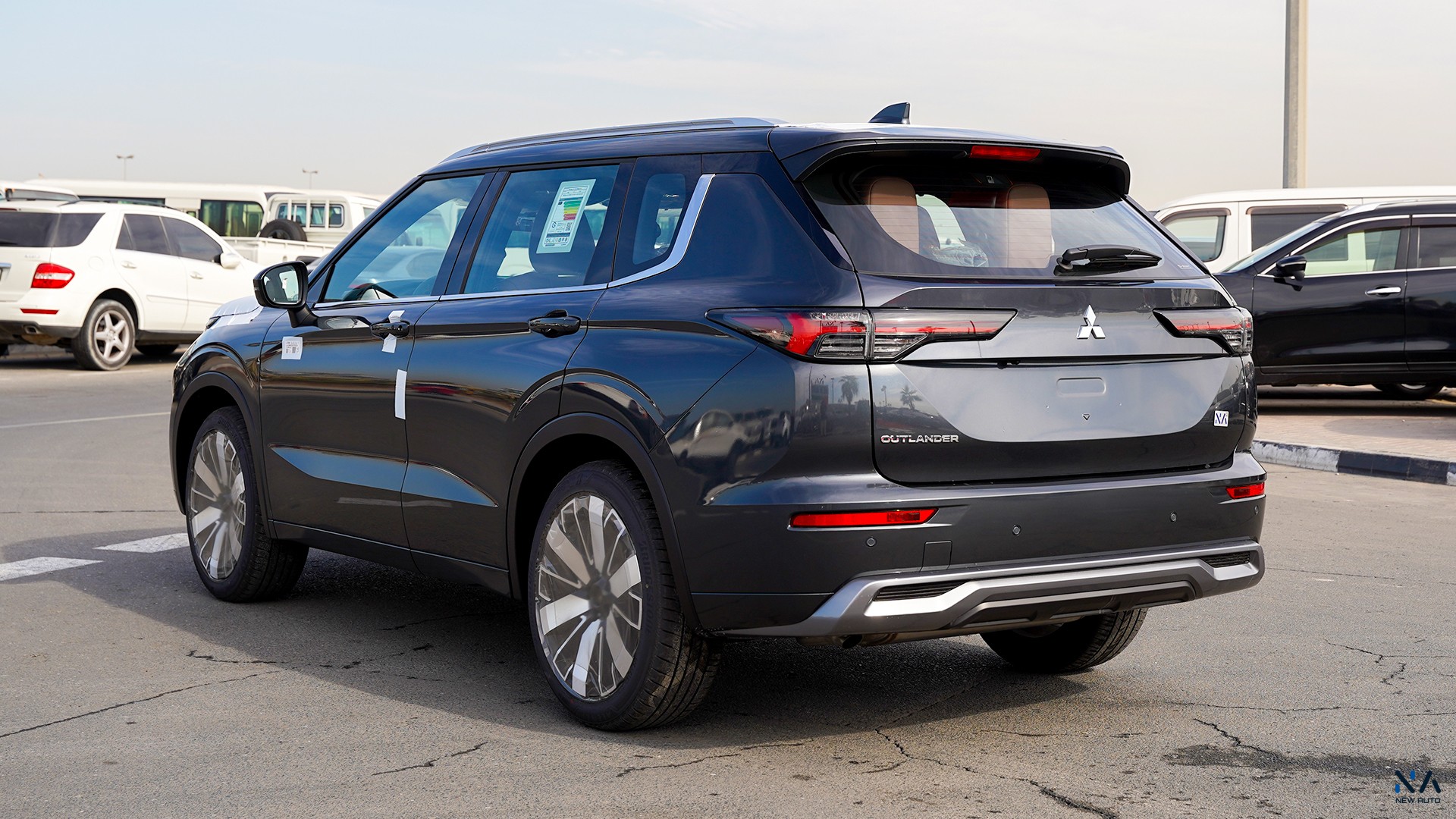 Mitsubishi Outlander High-Line (G09) Premium Grey – Brown 2026