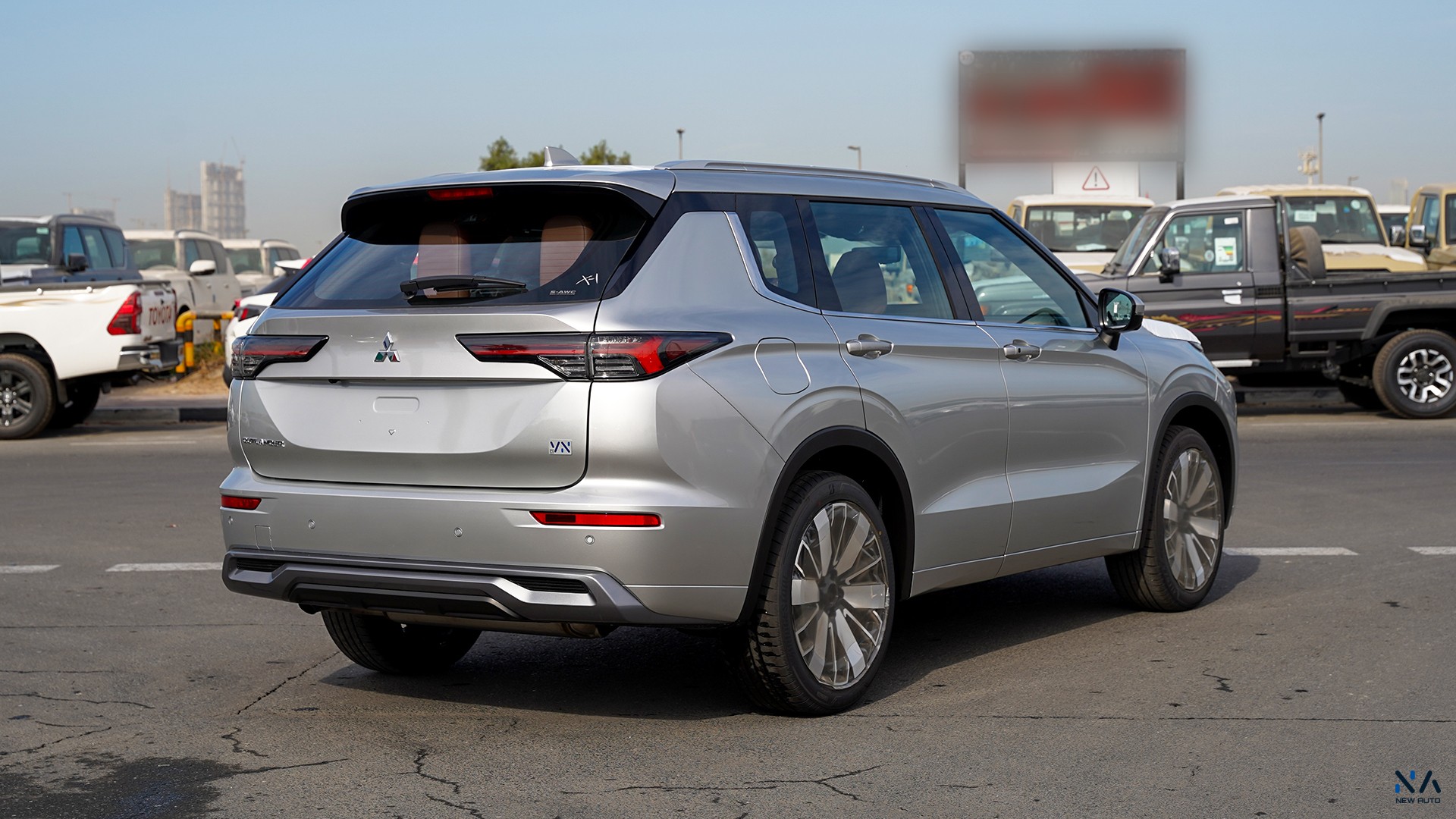 Mitsubishi Outlander High-Line (G09) Premium Silver – Brown 2026