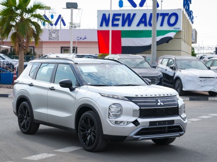 Mitsubishi Outlander Highline Prime 2026 Silver Black Exterior Angle Shot