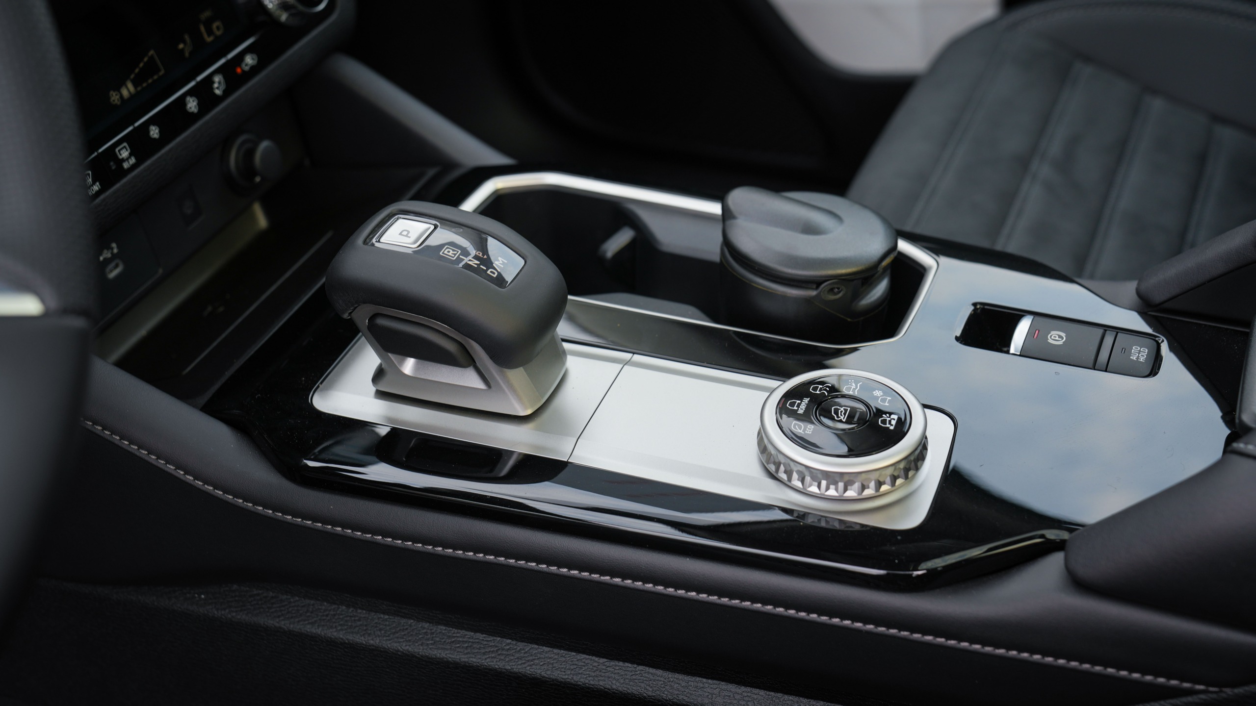 Mitsubishi Outlander High-Line (G06 Prime) Silver – Black 2026