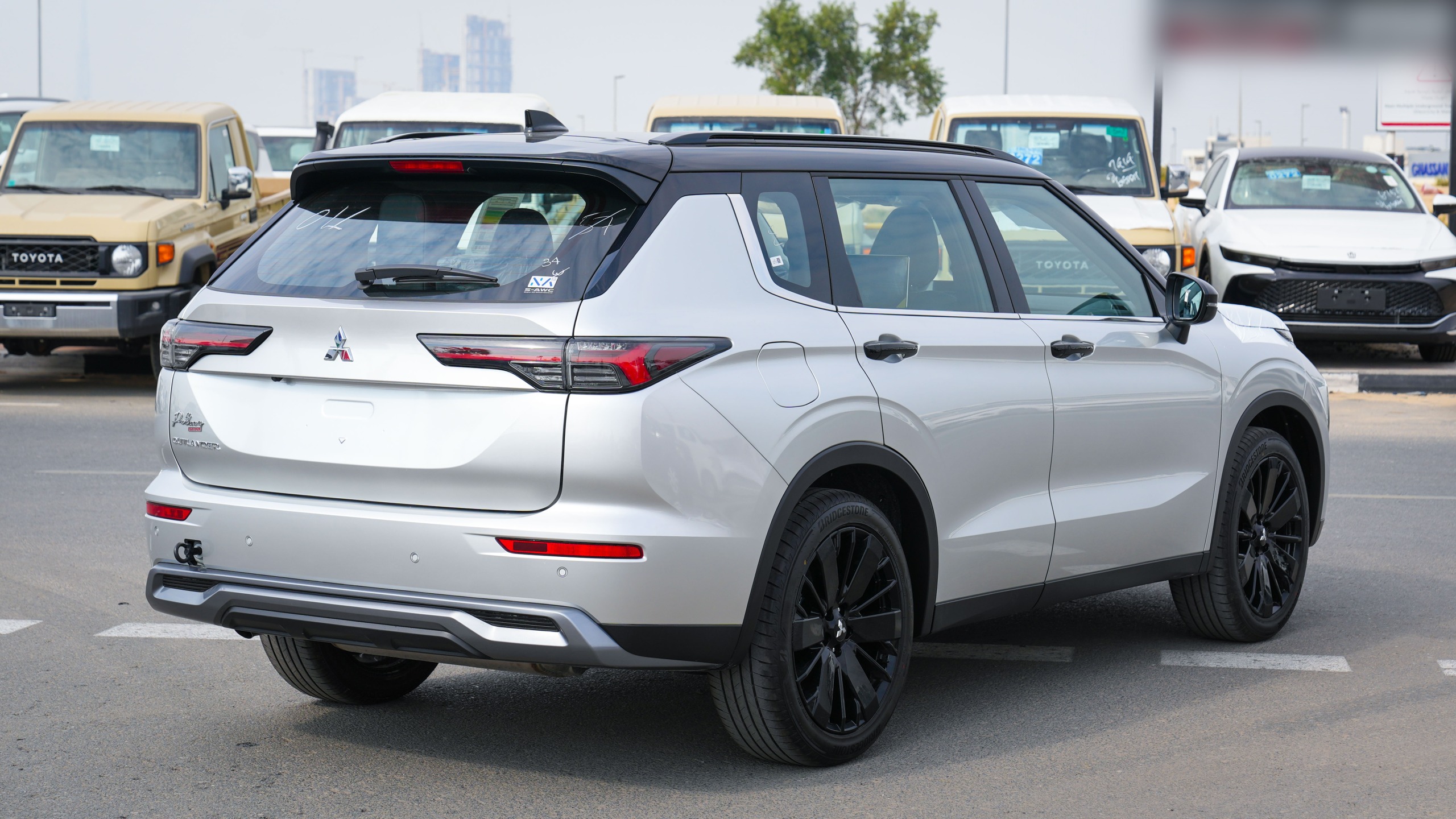 Mitsubishi Outlander High-Line (G06 Prime) Silver – Black 2026