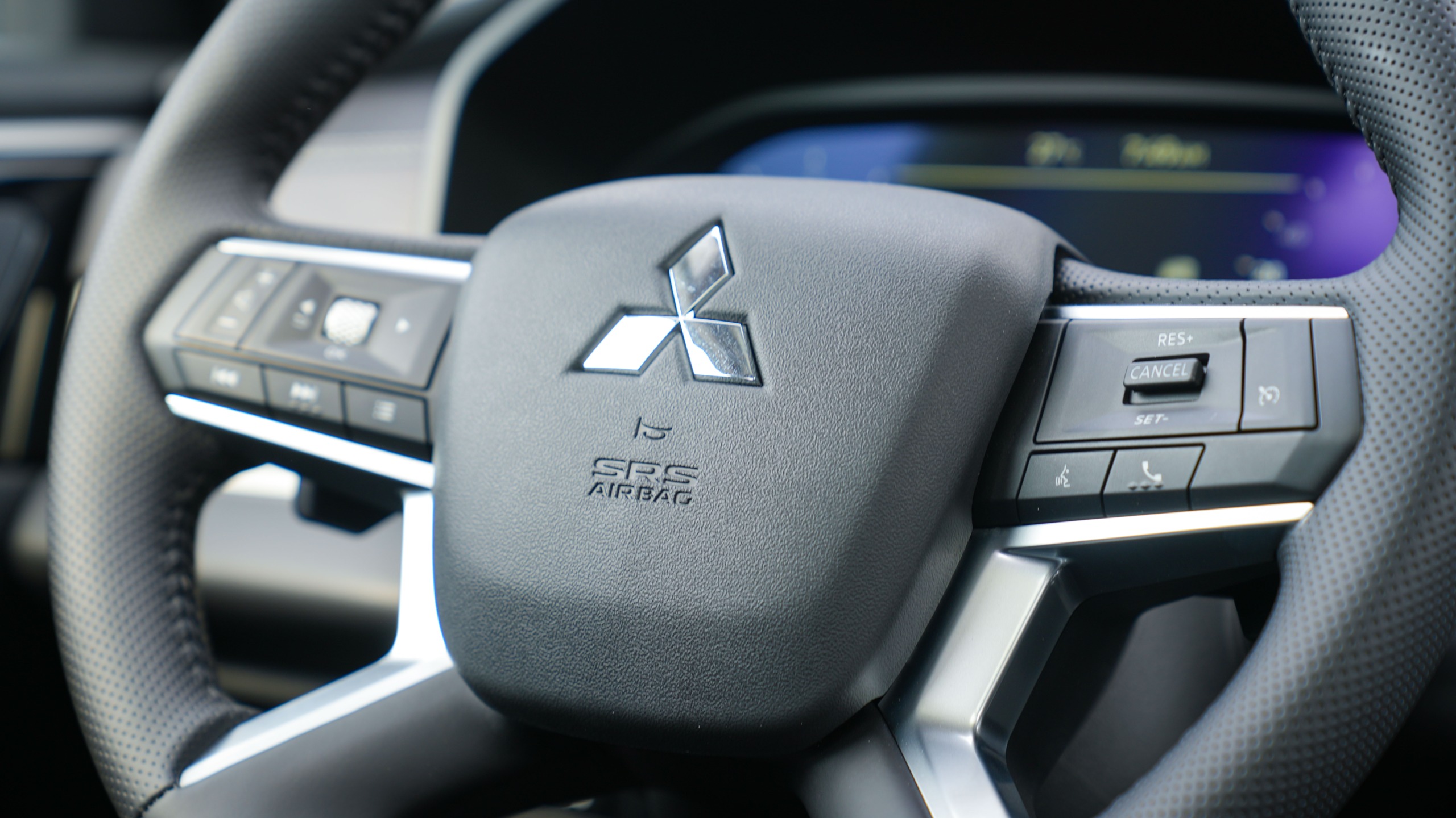 Mitsubishi Outlander High-Line (G06 Prime) Silver – Black 2026