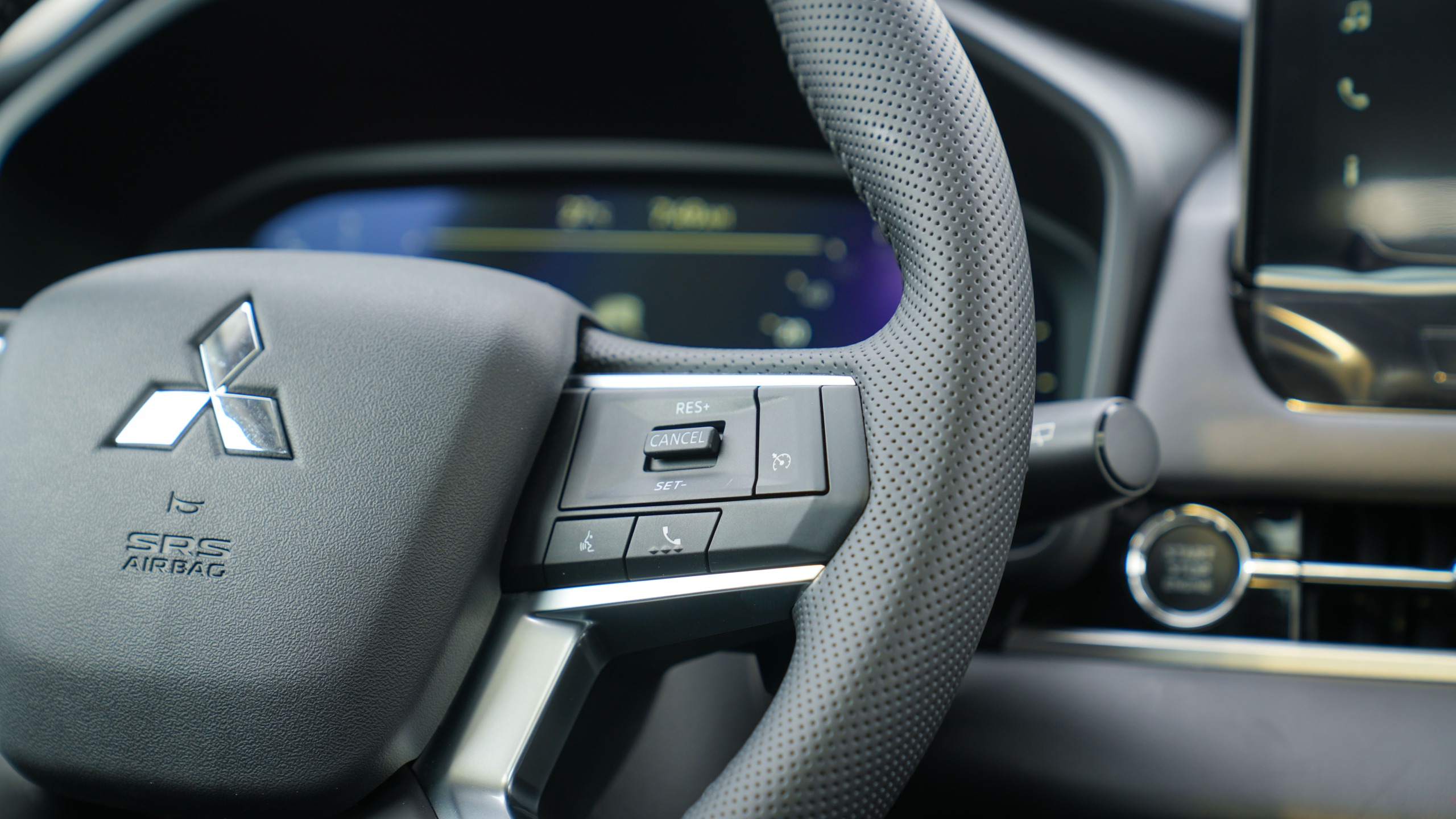 Mitsubishi Outlander High-Line (G06 Prime) Silver – Black 2026