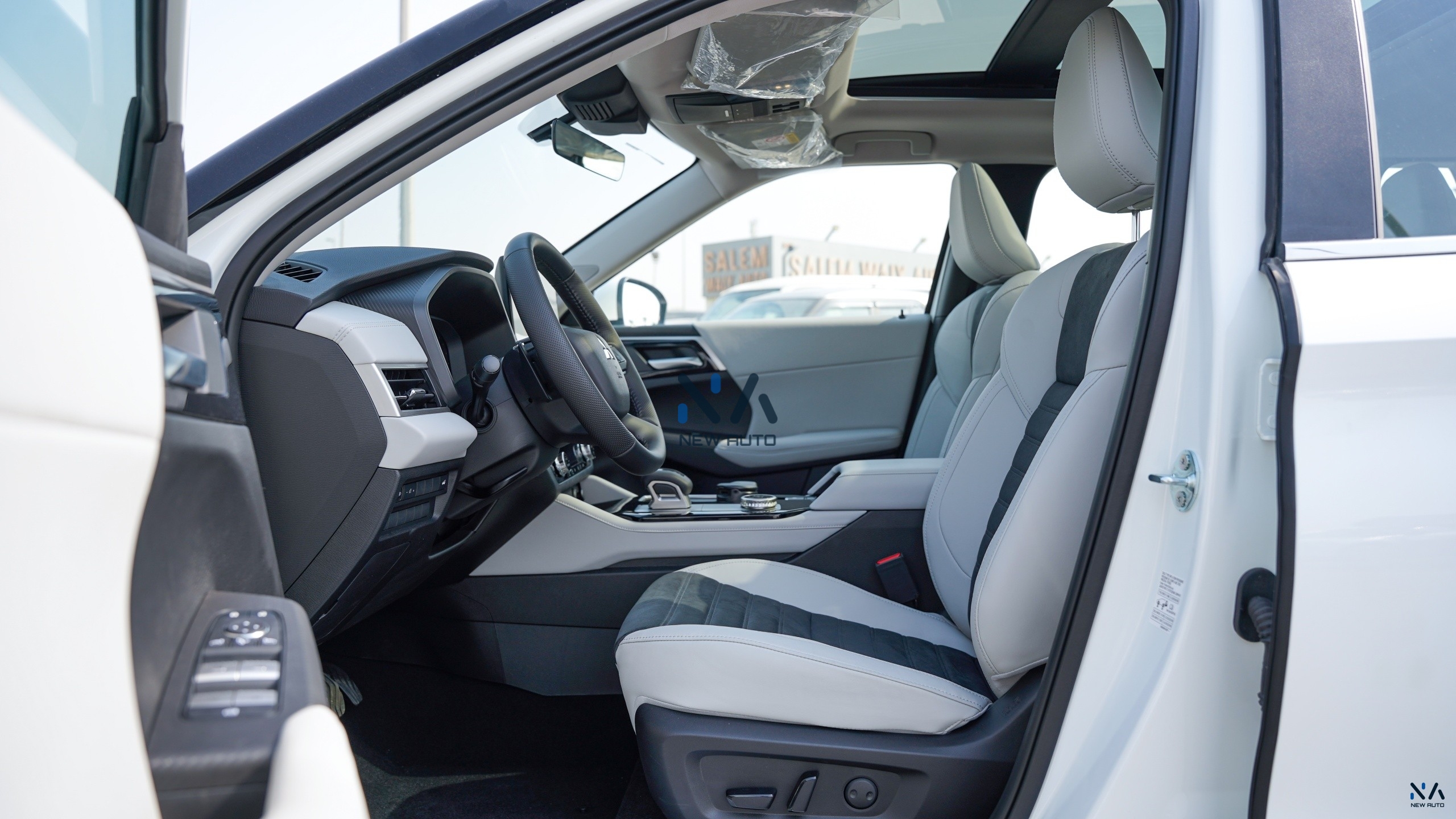 Mitsubishi Outlander High-Line (G03 Plus) Solid White – Grey 2026