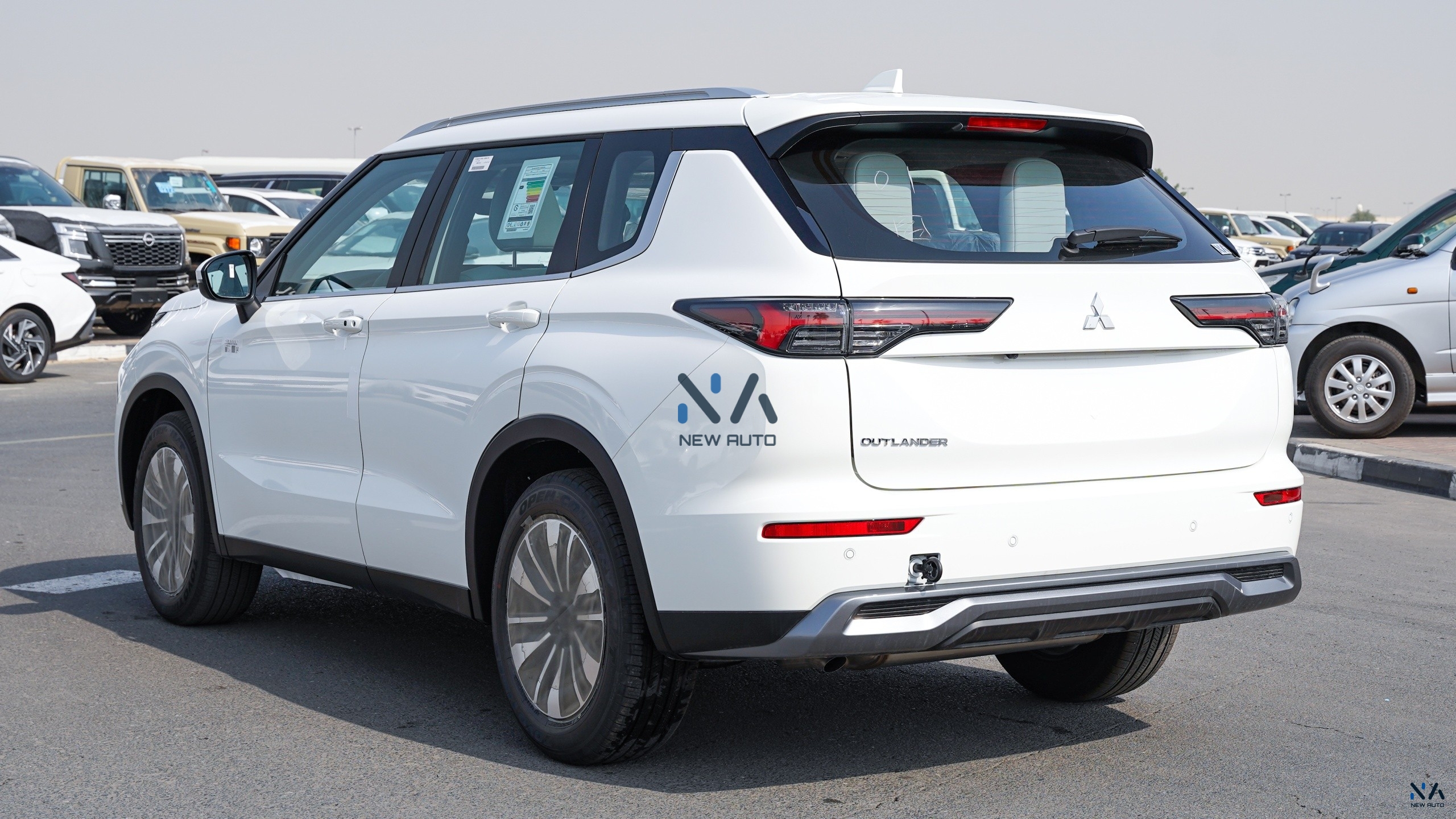 Mitsubishi Outlander High-Line (G03 Plus) Solid White – Grey 2026