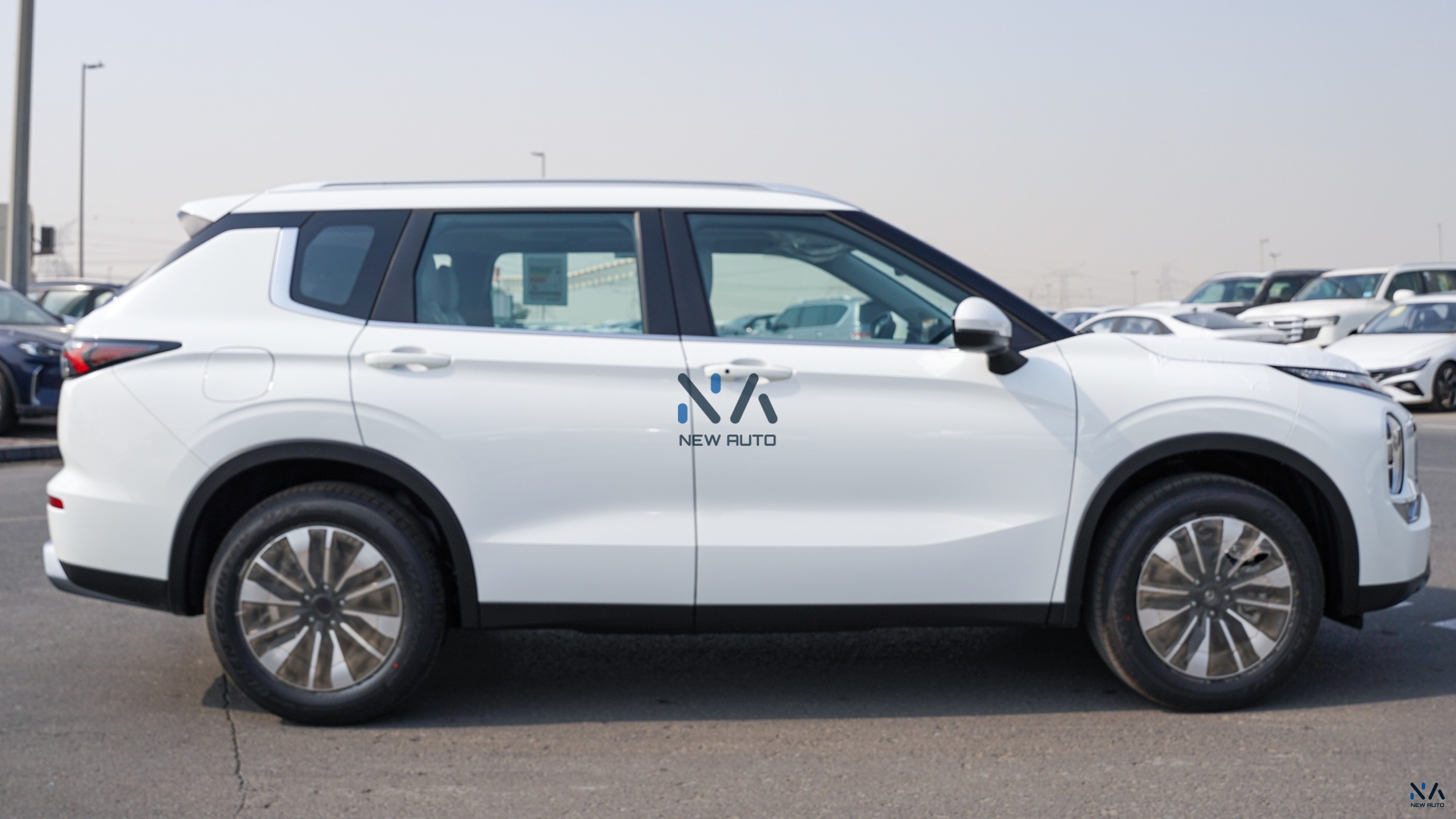 Mitsubishi Outlander High-Line (G03 Plus) Solid White – Grey 2026