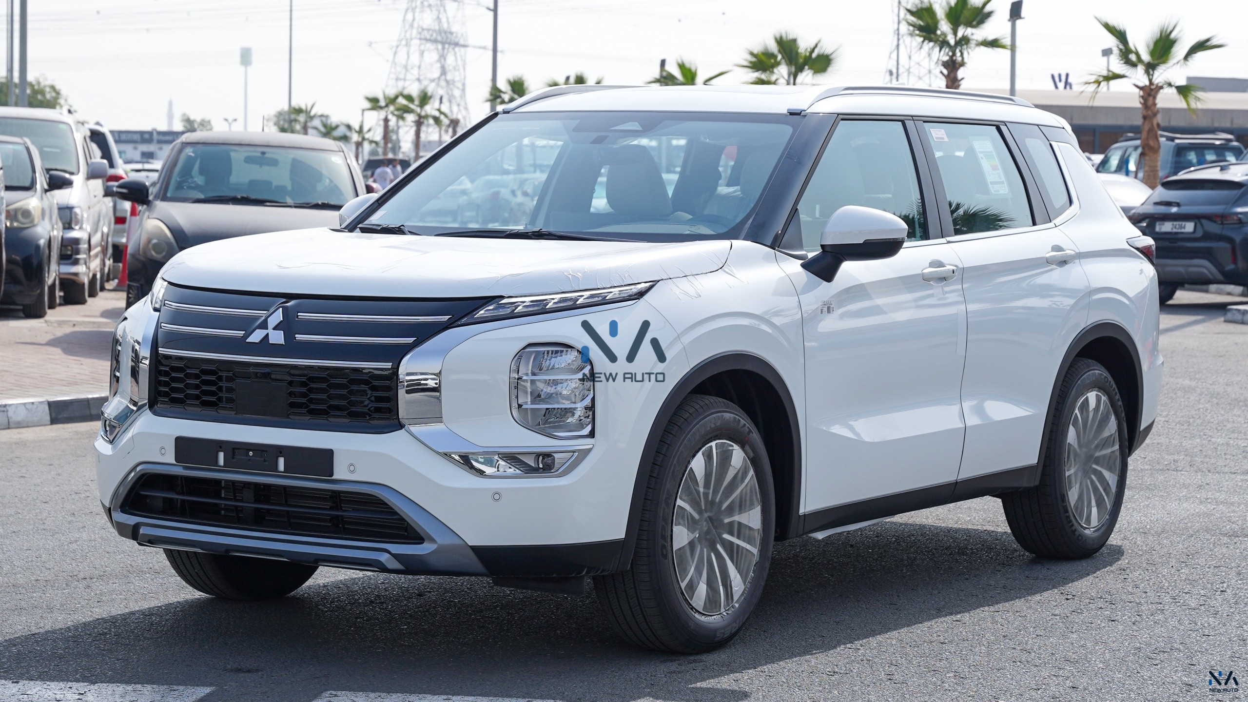 Mitsubishi Outlander High-Line (G03 Plus) Solid White – Grey 2026