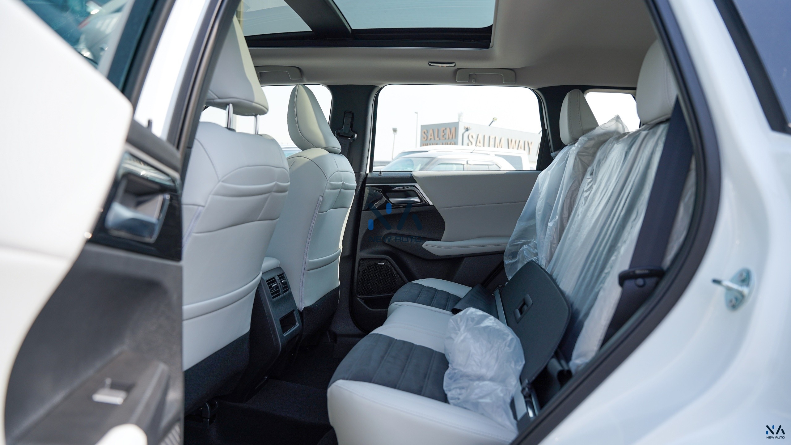 Mitsubishi Outlander High-Line (G03 Plus) Solid White – Grey 2026