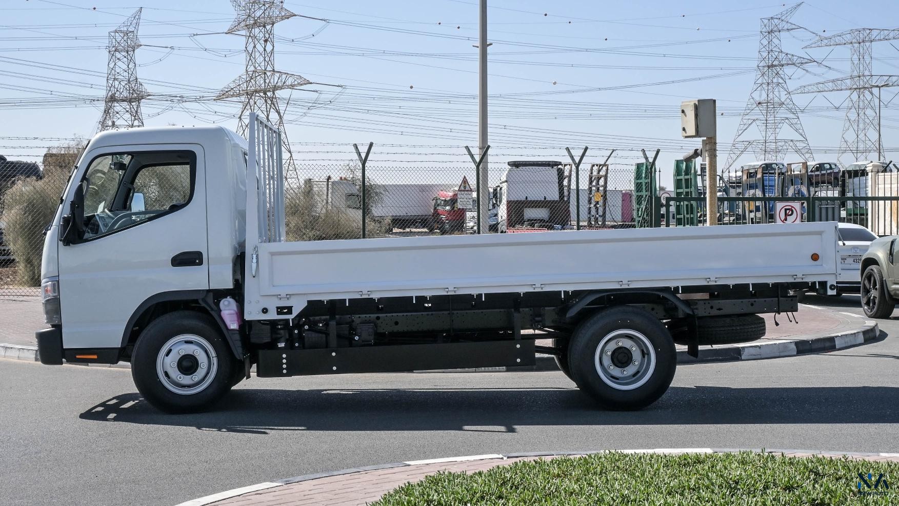 Mitsubishi Fuso Canter (Z93) – White – Black 2026