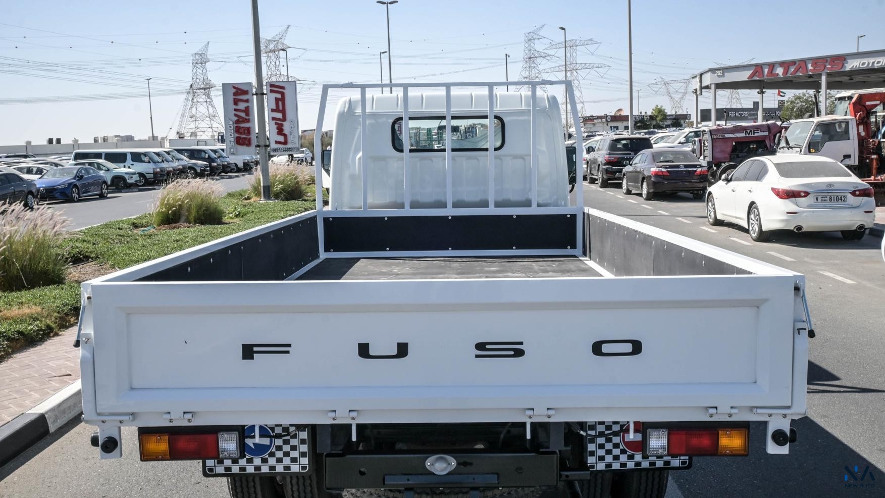 Mitsubishi Fuso Canter (Z93) – White – Black 2026