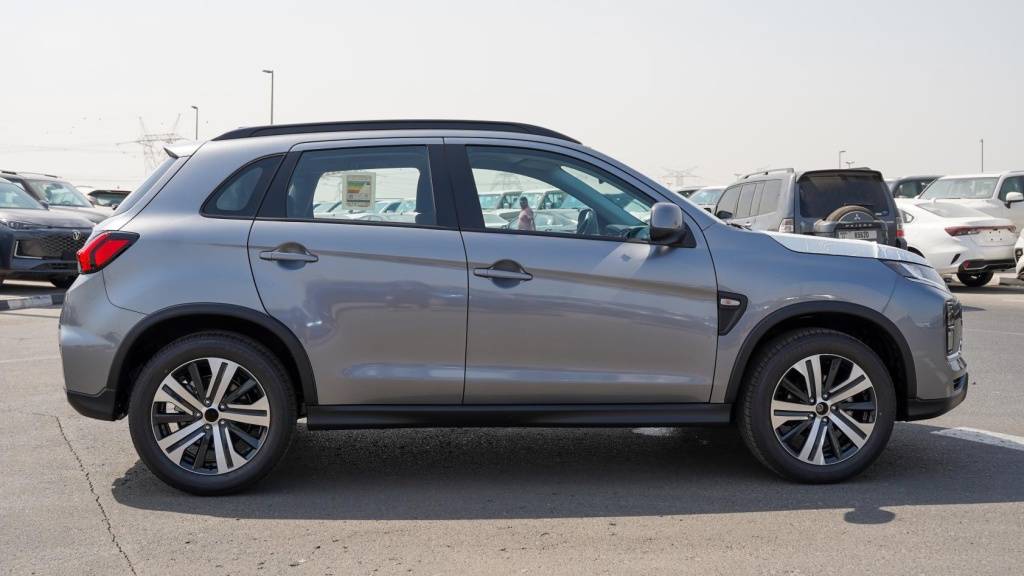 Mitsubishi Asx Basic 2026 Grey Black Full Side View 1024x576