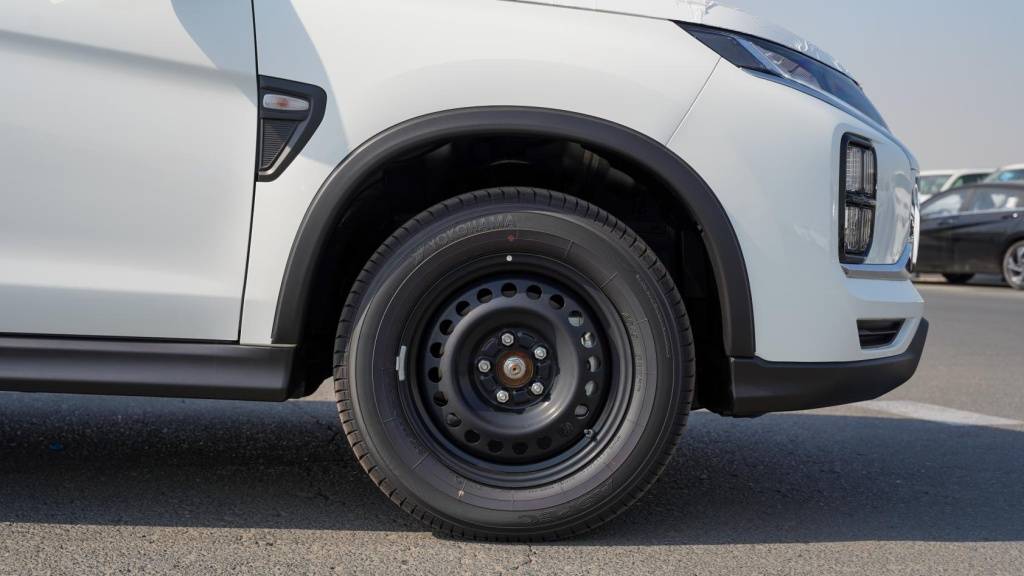 Mitsubishi Asx Basic 2026 White Black Alloy Wheel Detail 1024x576