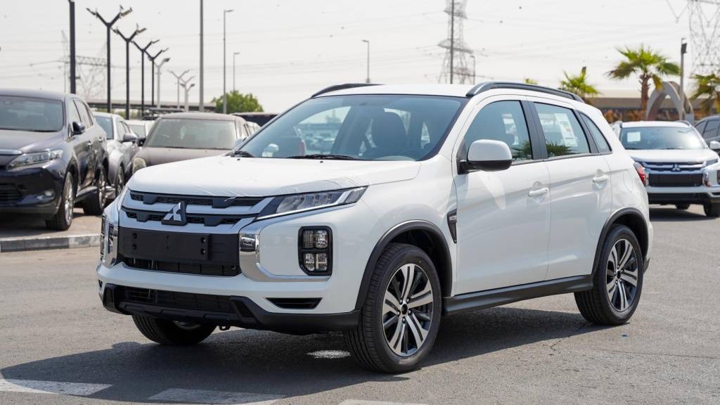 Mitsubishi Asx Basic 2026 White Black Front Angle View 1024x576