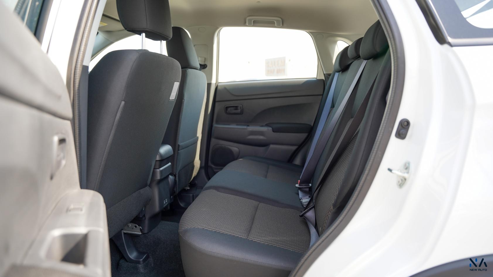 Mitsubishi ASX (H48) Basic White – Black 2026