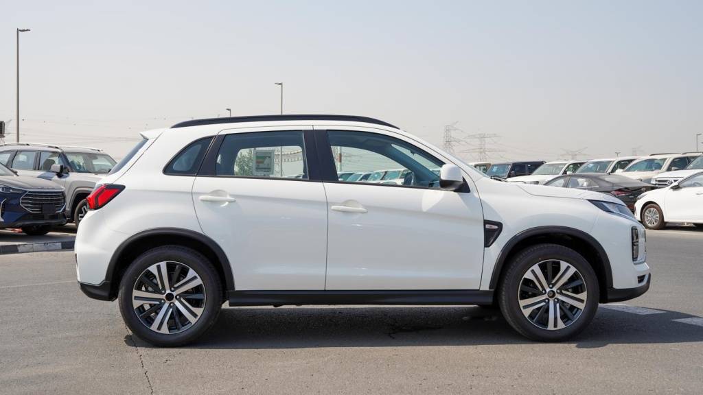 Mitsubishi Asx Basic 2026 White Black Side Profile View 1024x576