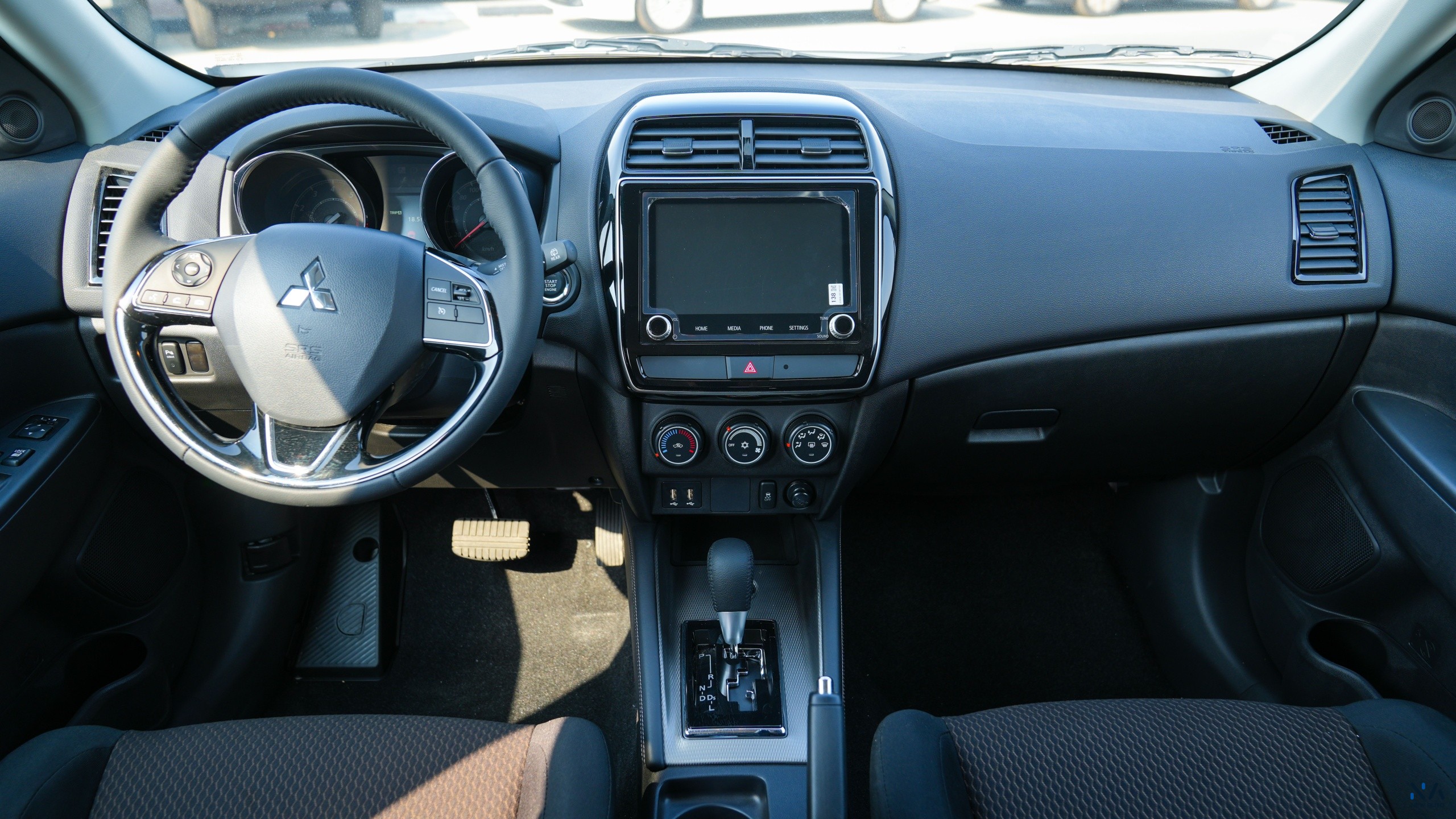 Mitsubishi ASX  High-Line (H21) Diamond White – Black 2026