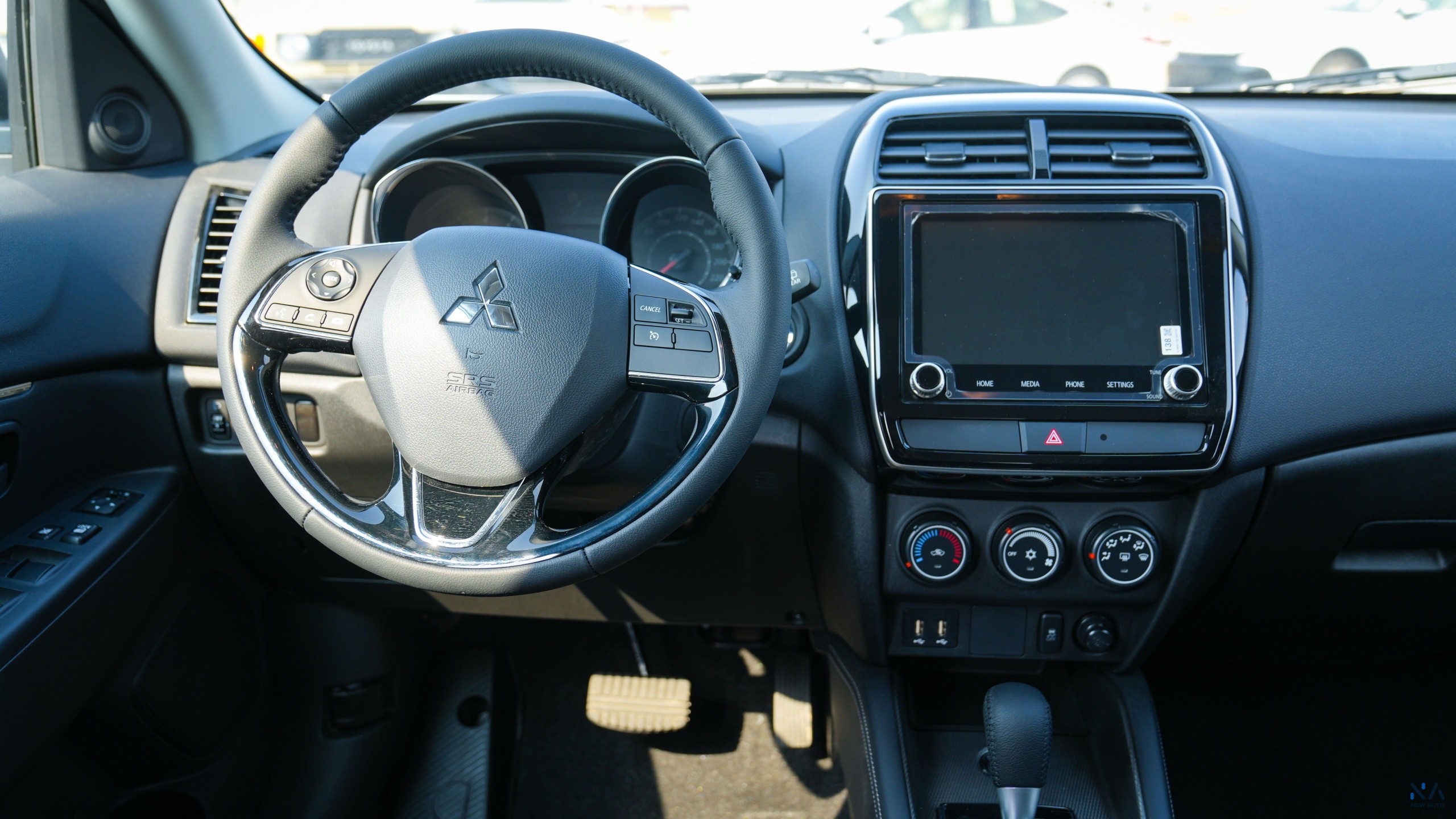 Mitsubishi ASX  High-Line (H21) Diamond White – Black 2026