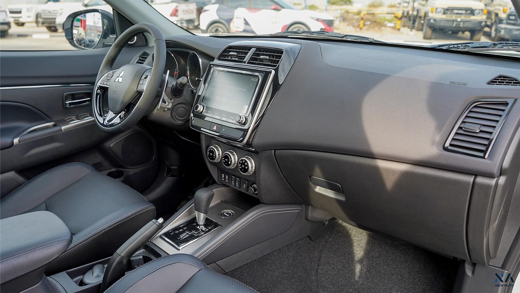 Mitsubishi ASX Luxury High-Line (H45) Solid White – Black 2026