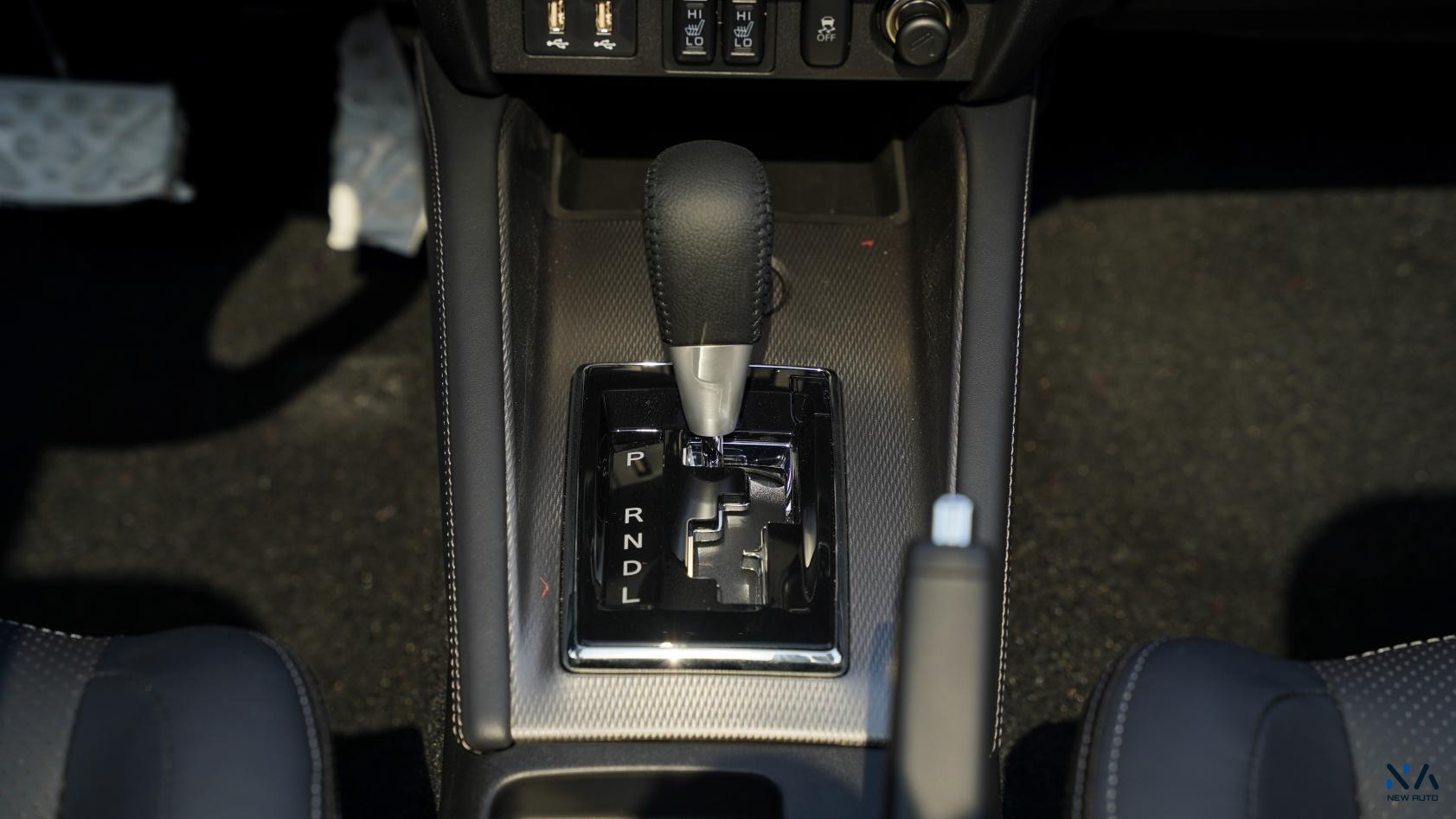 Mitsubishi ASX Luxury High-Line (H42) White – Black 2026