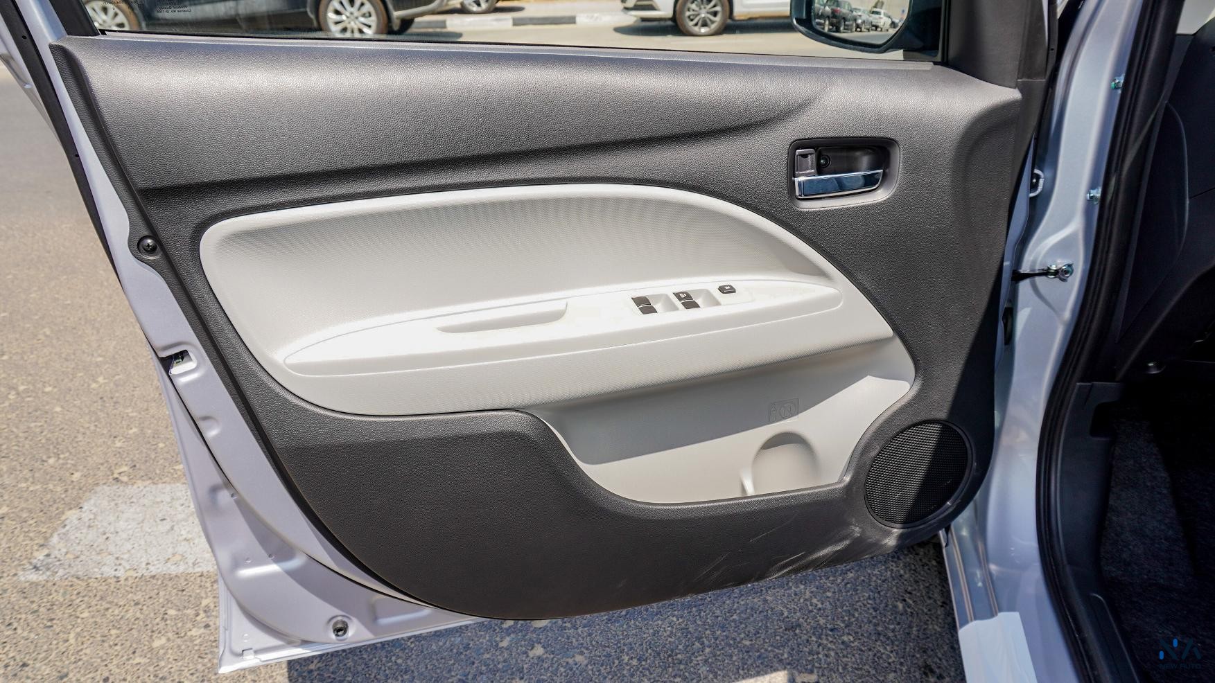 Mitsubishi Attrage Highline (G16) Silver – Grey 2025