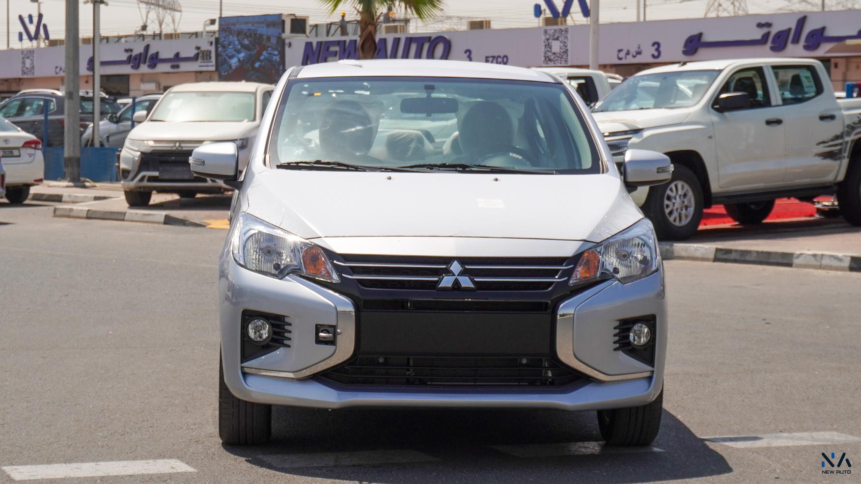 Mitsubishi Attrage Highline (G16) Silver – Grey 2025