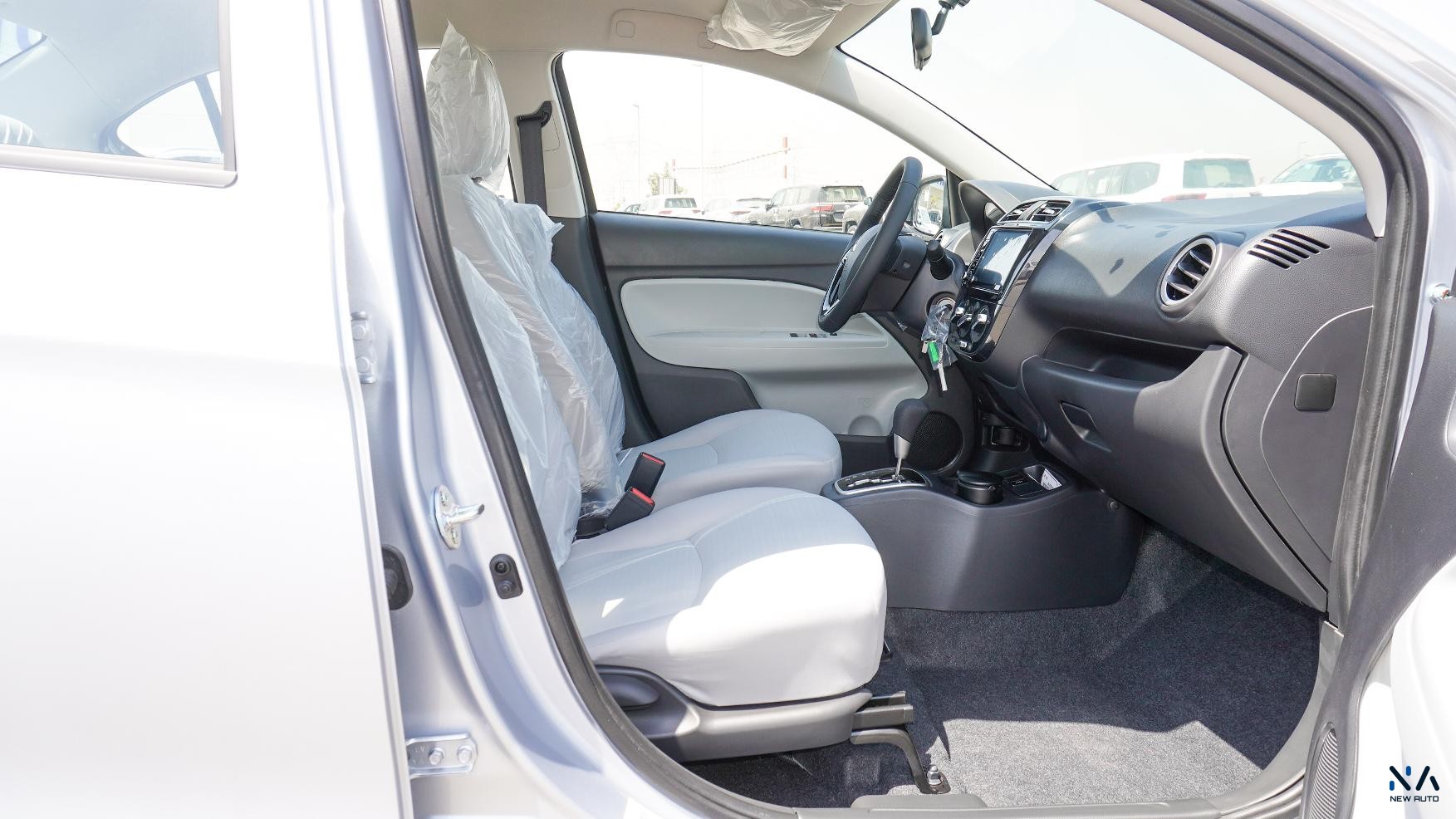 Mitsubishi Attrage Highline (G16) Silver – Grey 2025