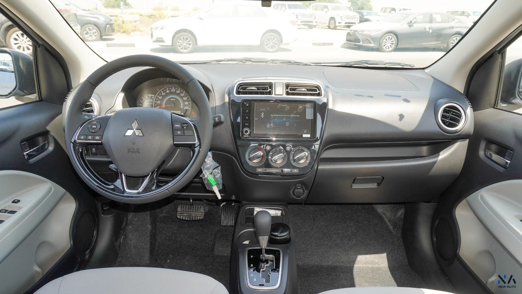 Mitsubishi Attrage Highline (G16) Silver – Grey 2025