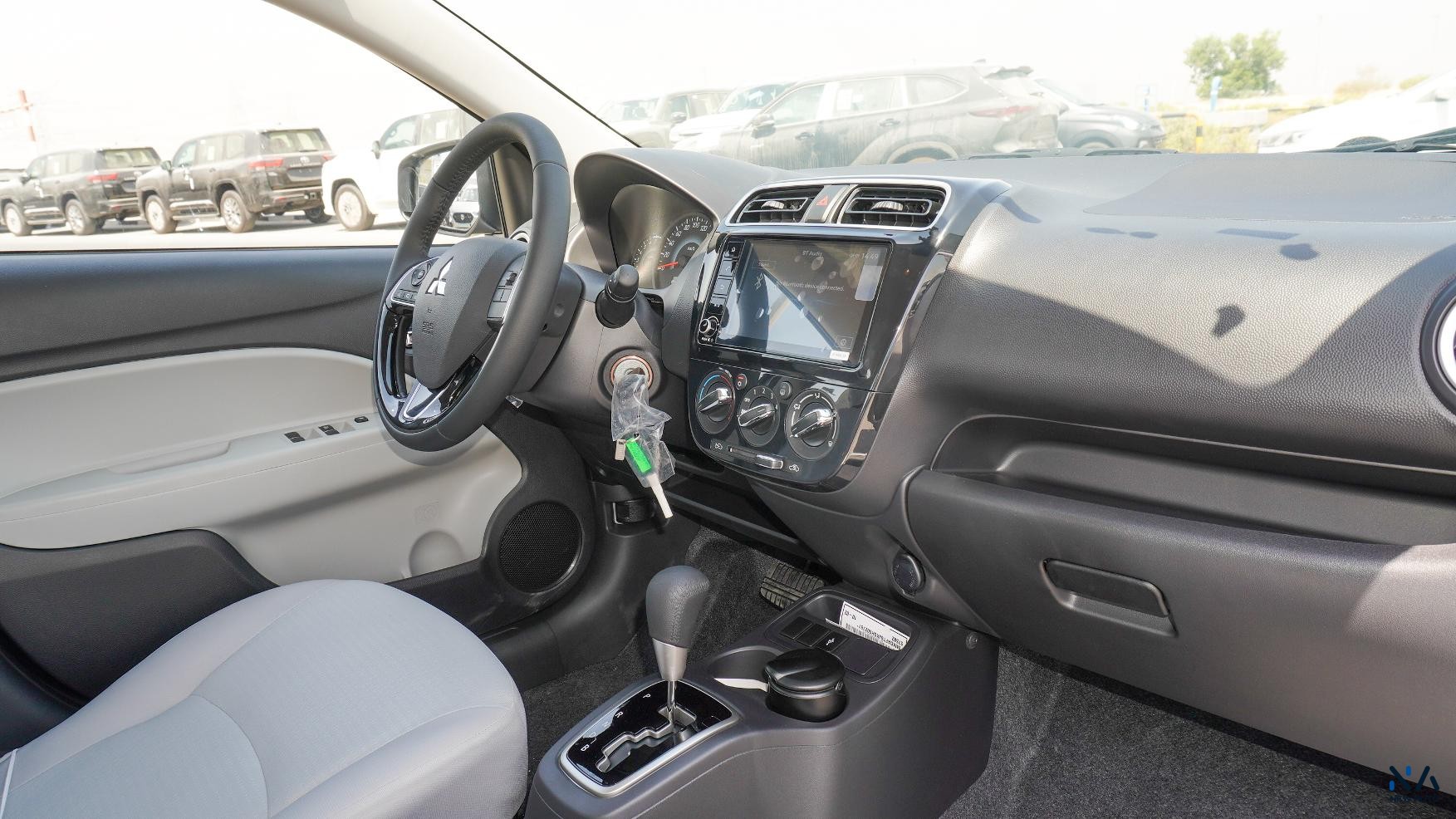 Mitsubishi Attrage Highline (G16) Silver – Grey 2025