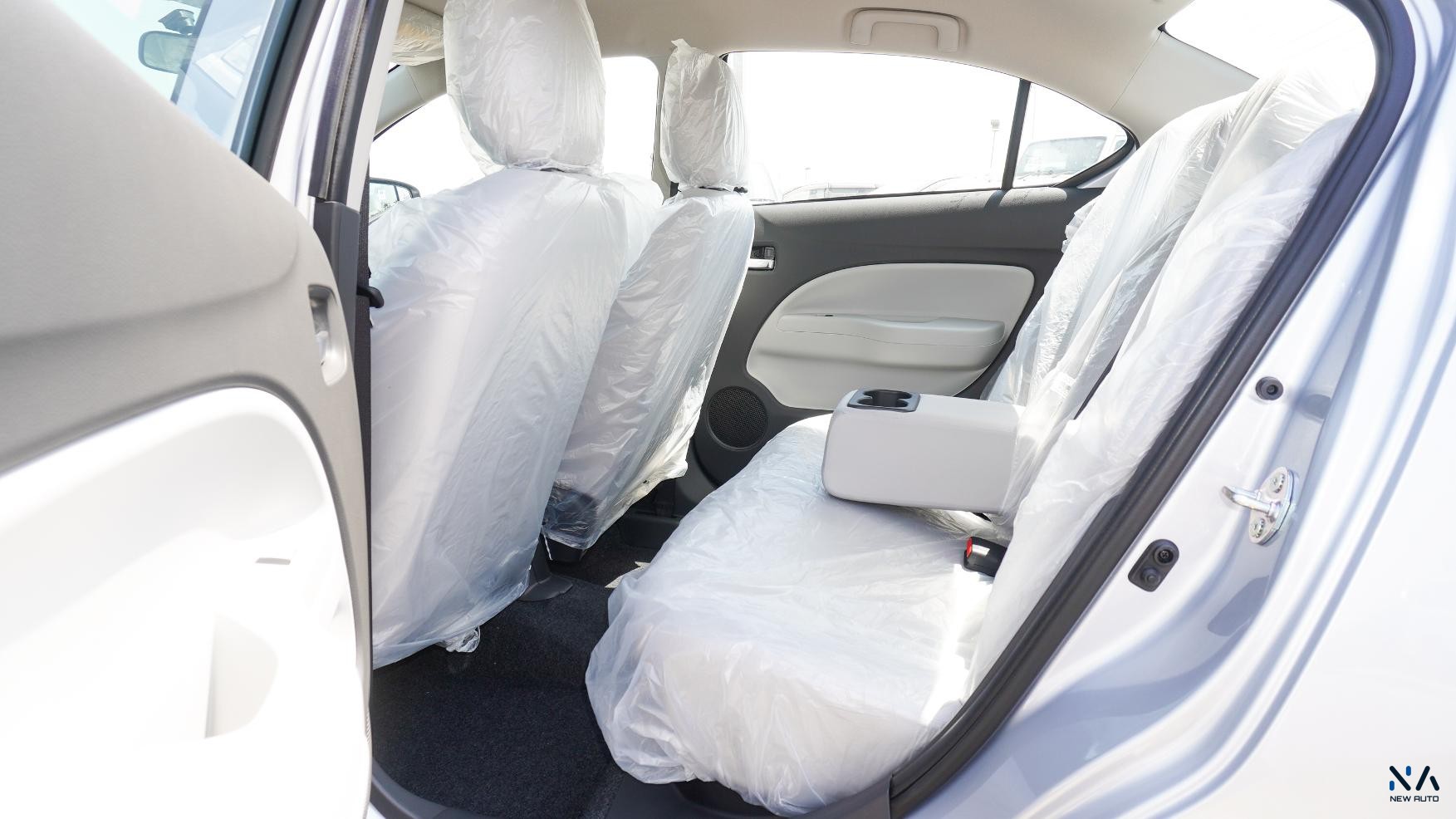 Mitsubishi Attrage Highline (G16) Silver – Grey 2025