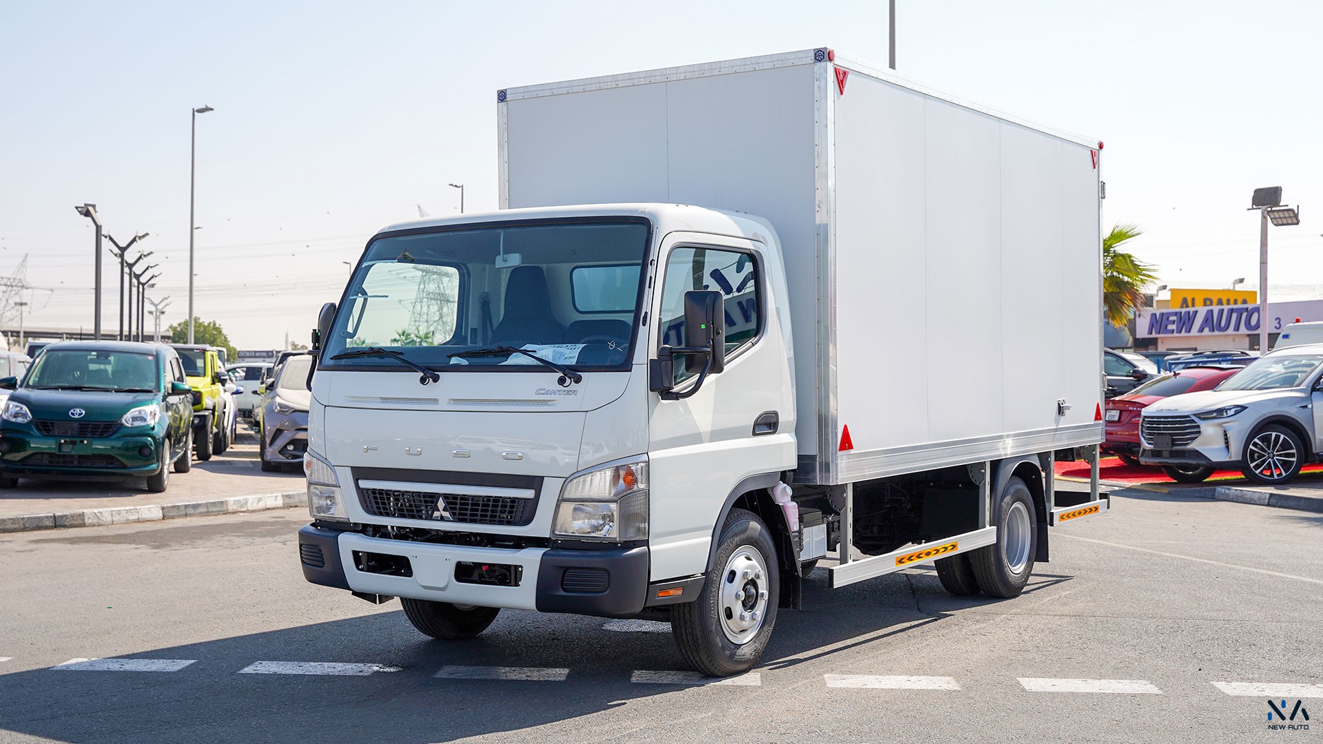 Mitsubishi Fuso Canter  (V16) – White – Black 2026