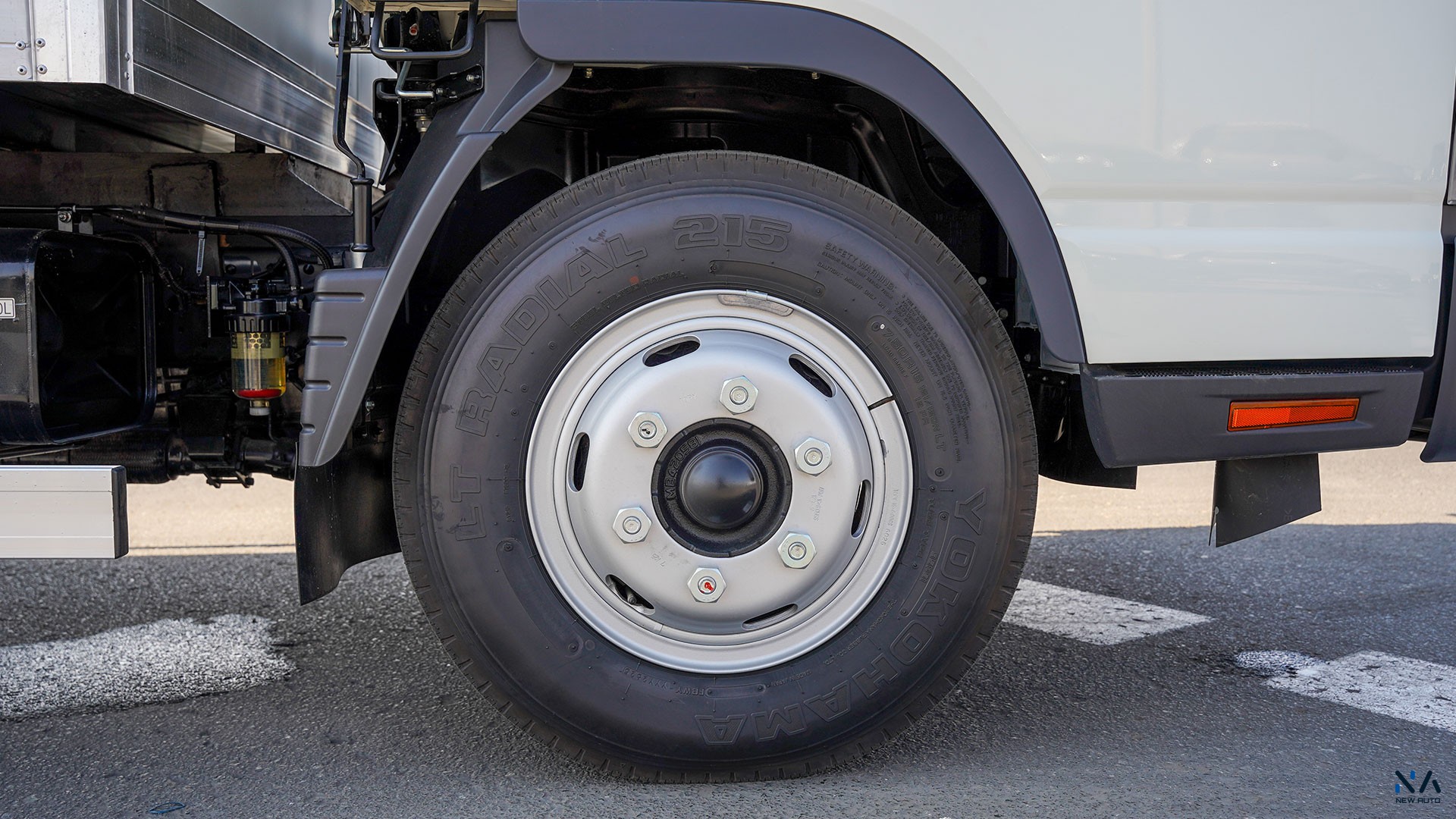 Mitsubishi Fuso Canter  (V16) – White – Black 2026