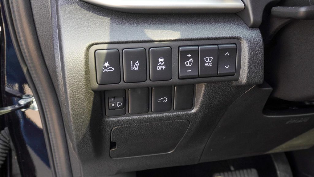 Mitsubishi Eclipse Cross 2026 Black Black Dashboard Controls Buttons 1024x576