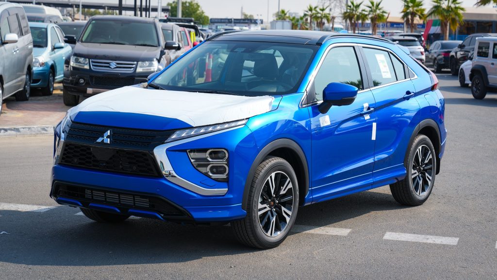 Mitsubishi Eclipse Cross 2026 Blue Black Front Quarter View 1 1024x576