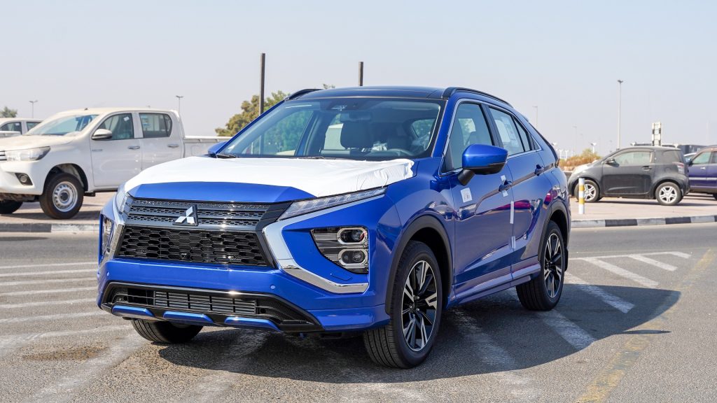 Mitsubishi Eclipse Cross 2026 Blue Black Front Quarter View 1024x576