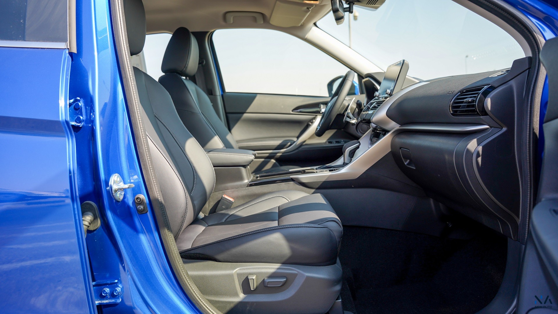 Mitsubishi Eclipse Cross (U40) – Blue – Black 2026