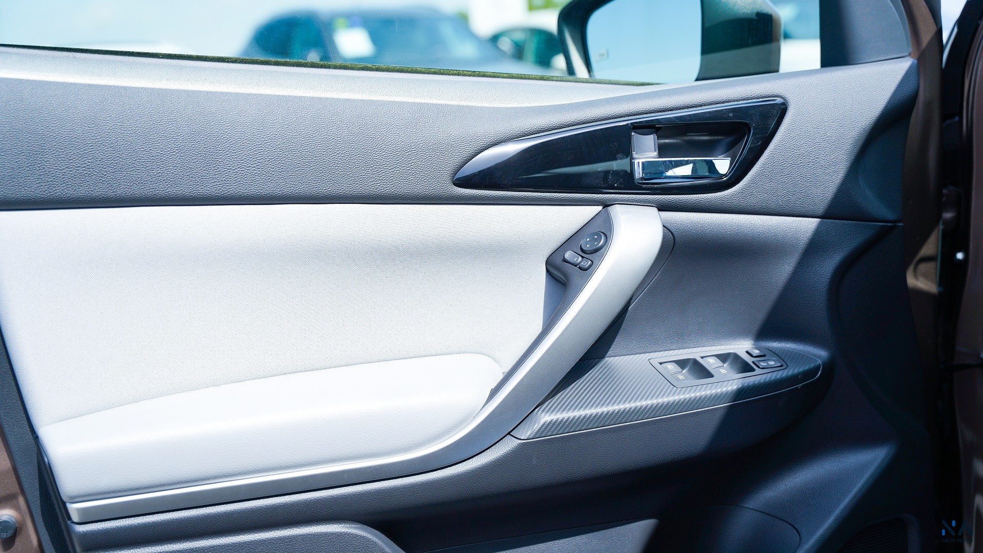 Mitsubishi Eclipse Cross (H38) – Bronze – Grey – 2026