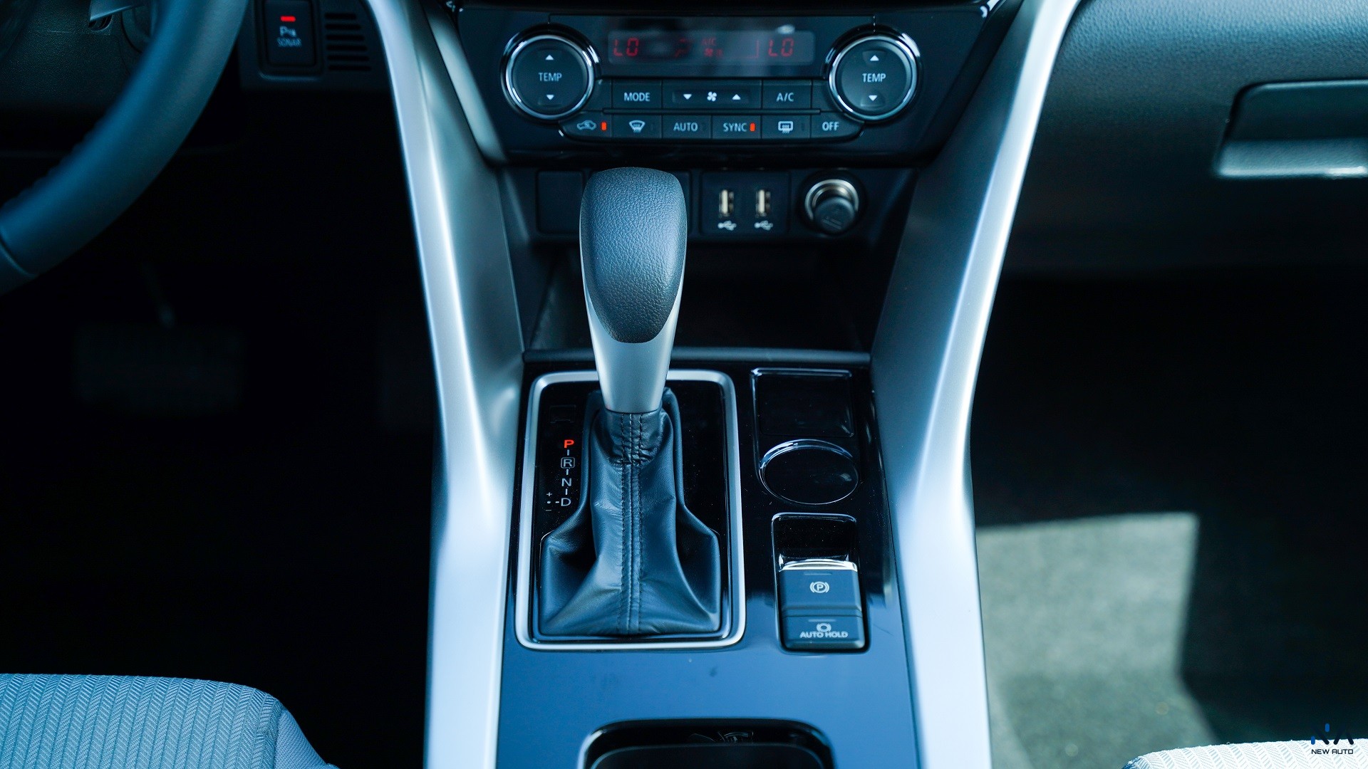 Mitsubishi Eclipse Cross (H38) – Bronze – Grey – 2026