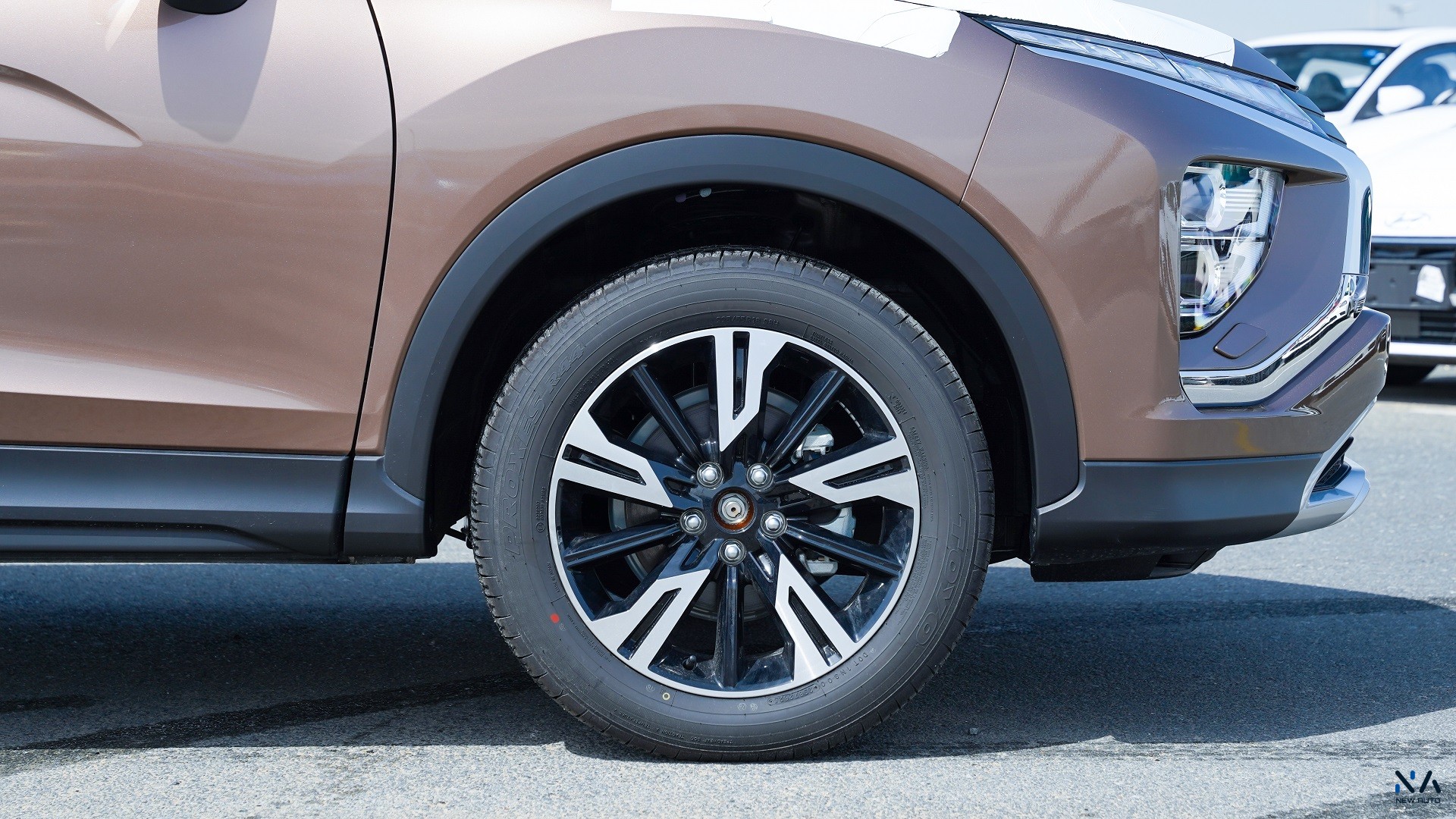 Mitsubishi Eclipse Cross (H38) – Bronze – Grey – 2026