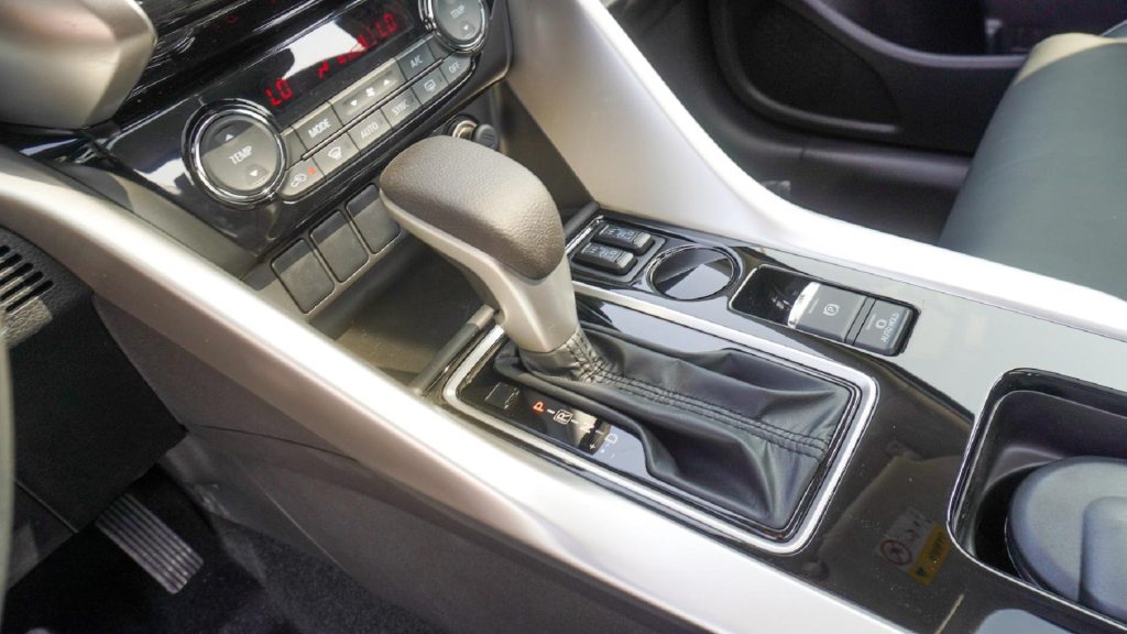 Mitsubishi Eclipse Cross 2026 Grey Black Center Console Cup Holders 1024x576