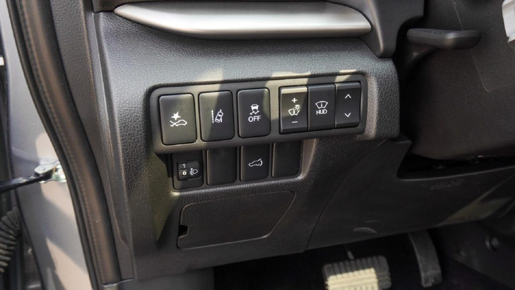 Mitsubishi Eclipse Cross 2026 Grey Black Dashboard Controls Buttons 1024x576