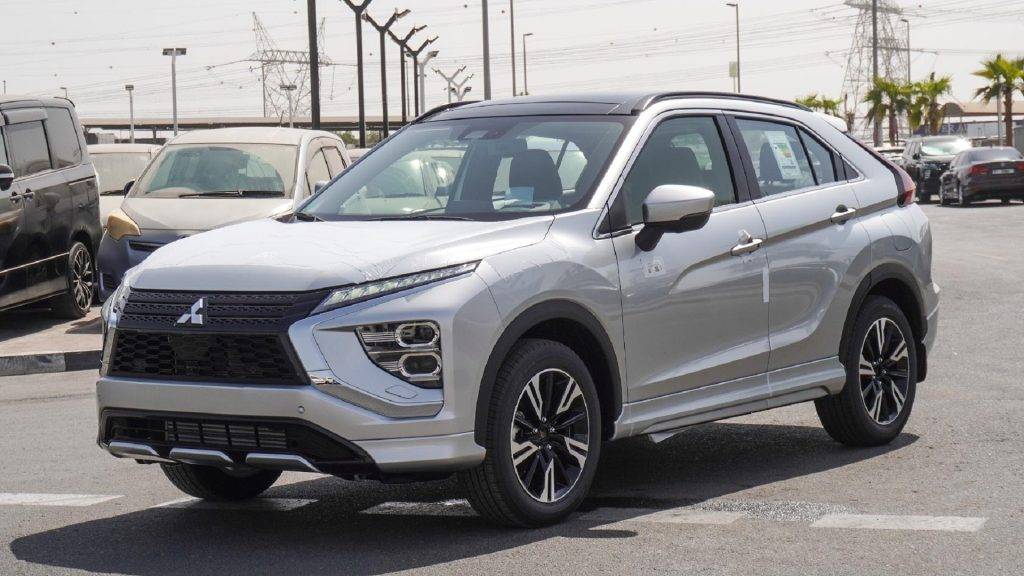 Mitsubishi Eclipse Cross 2026 Silver Black Front Angle View 1024x576