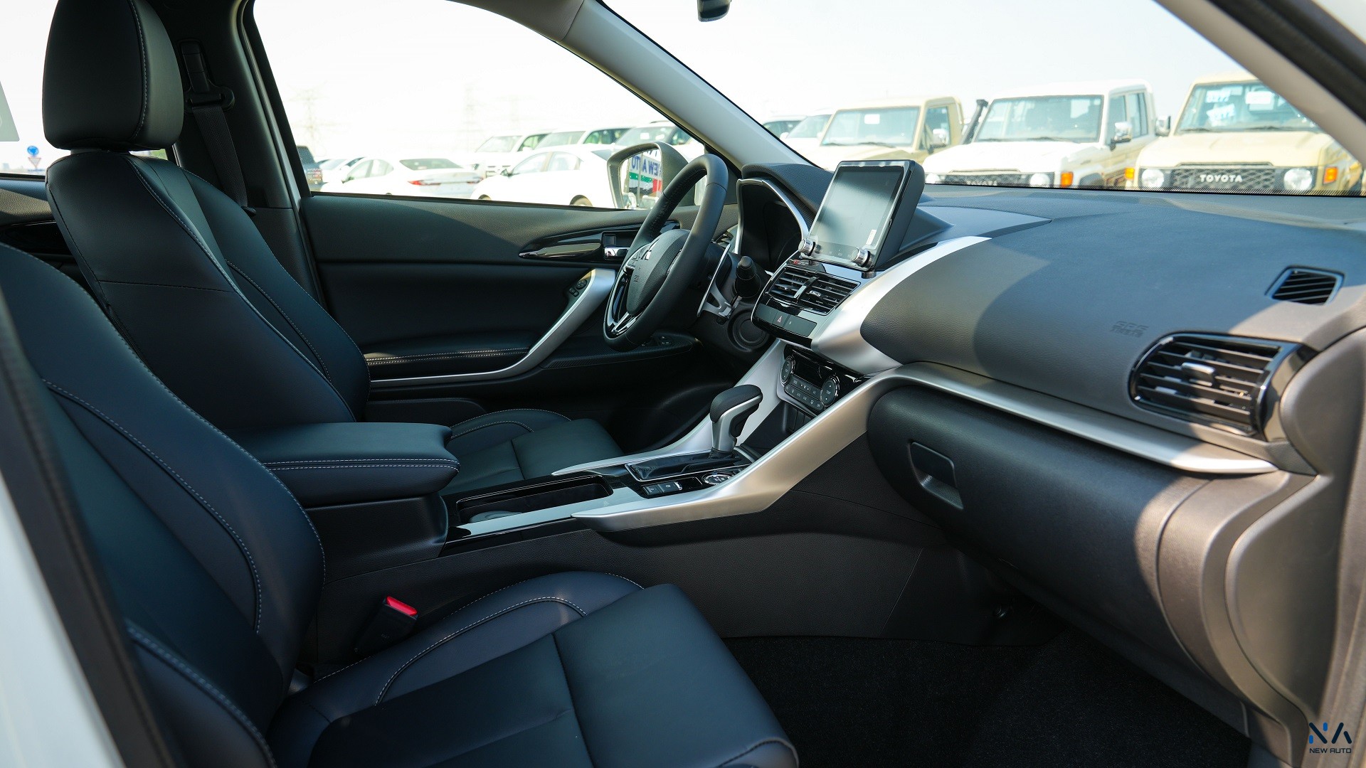 Mitsubishi Eclipse Cross (H43) – Solid White – Black 2026