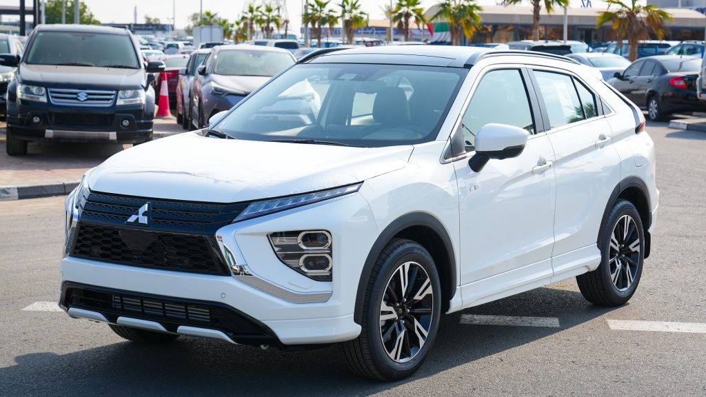 Mitsubishi Eclipse Cross 2026 Solid White Black Front Quarter View 1024x576