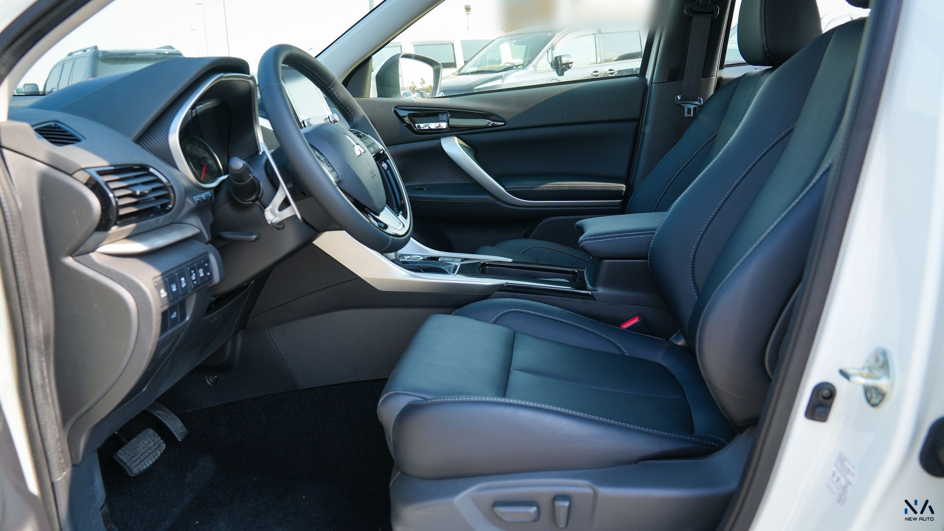 Mitsubishi Eclipse Cross (H43) – Solid White – Black 2026