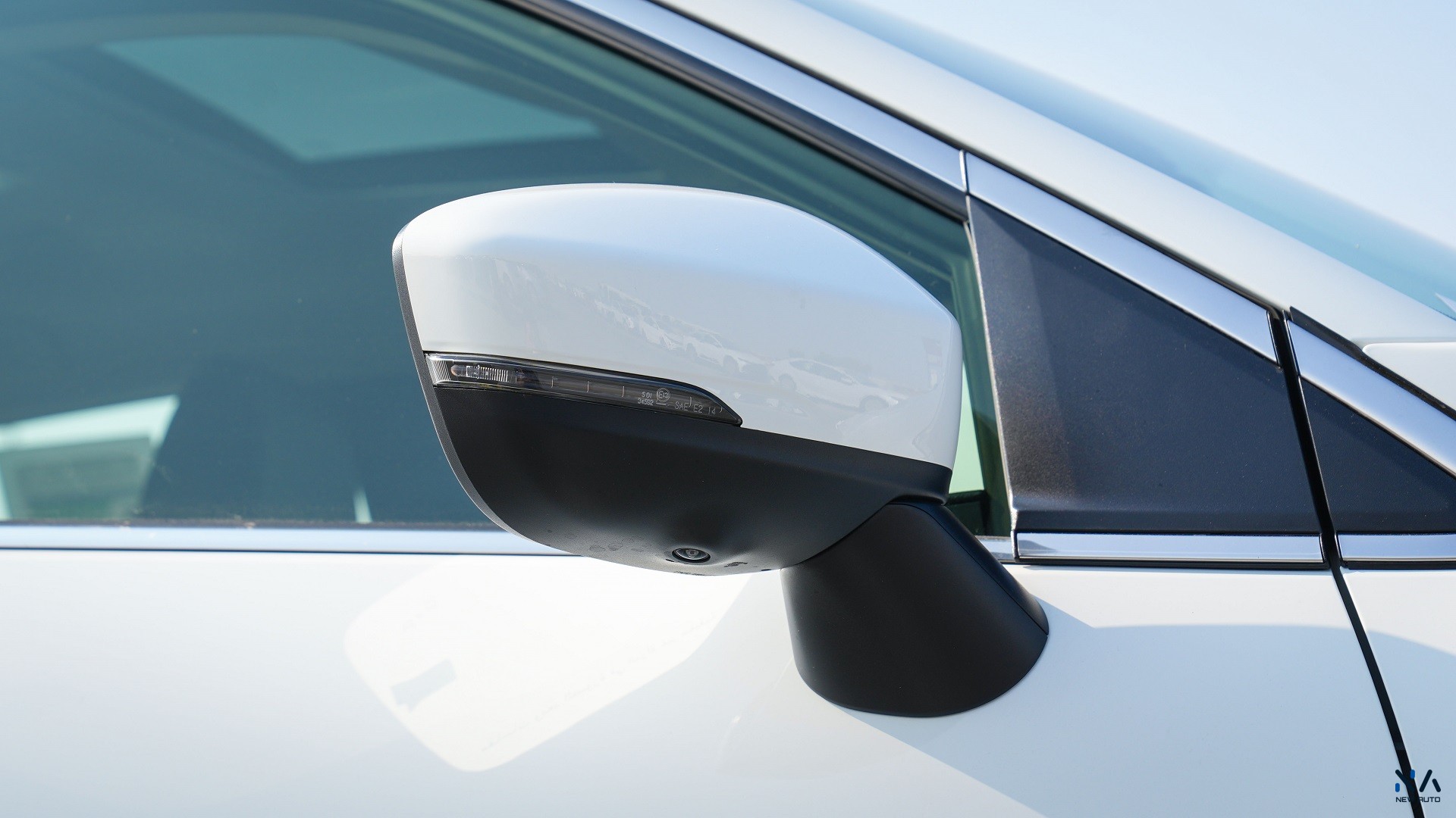 Mitsubishi Eclipse Cross (H43) – Solid White – Black 2026