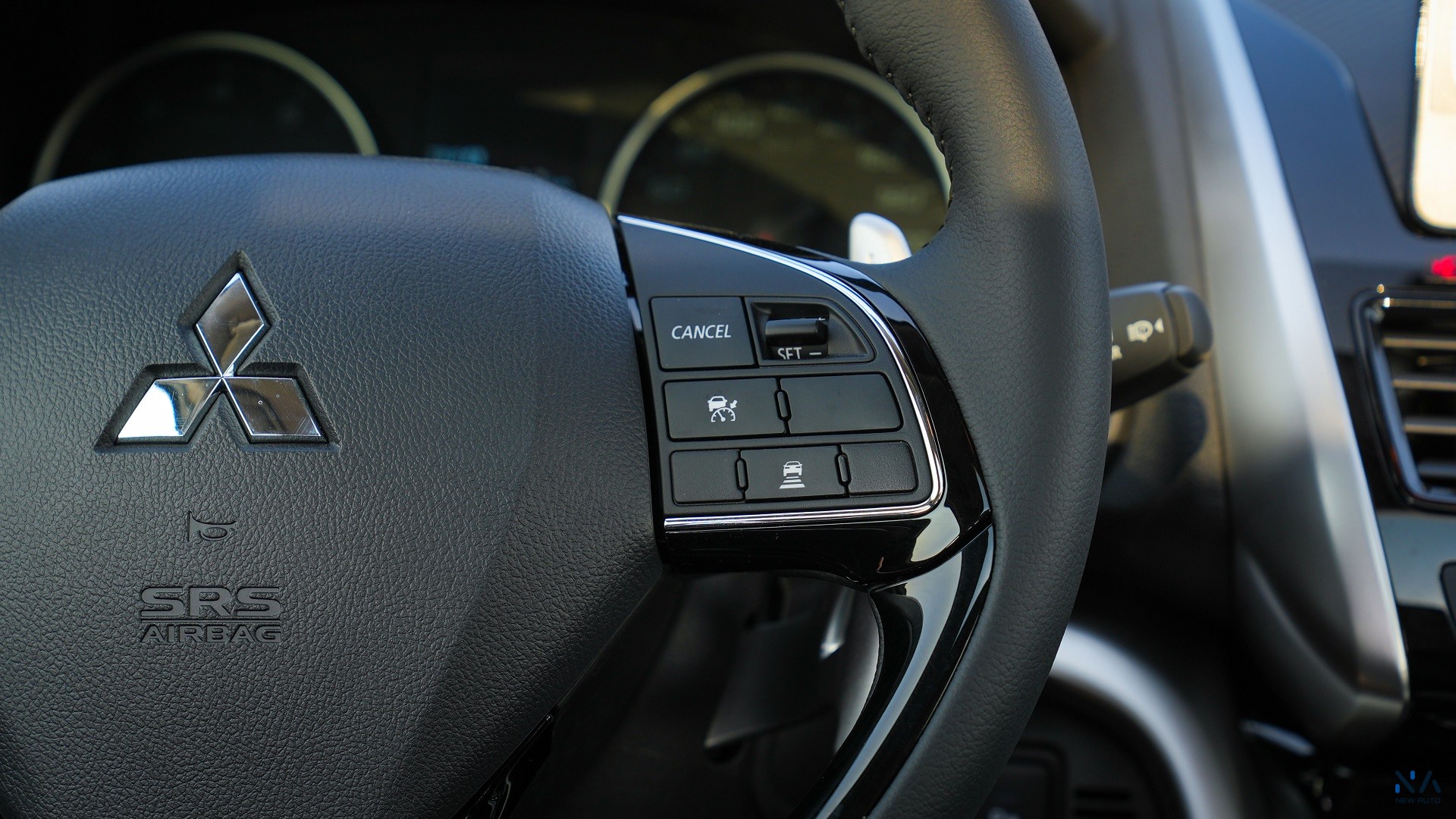 Mitsubishi Eclipse Cross (H43) – Solid White – Black 2026