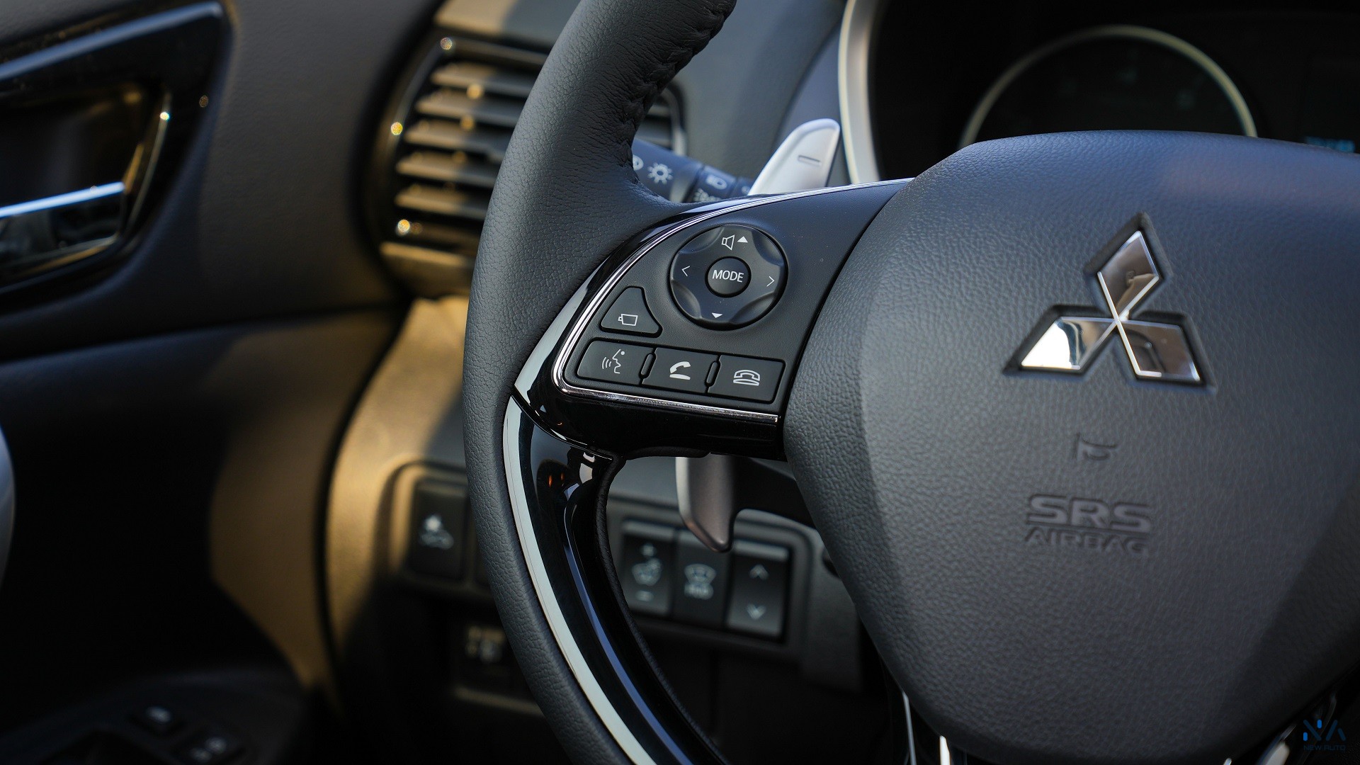 Mitsubishi Eclipse Cross (H43) – Solid White – Black 2026