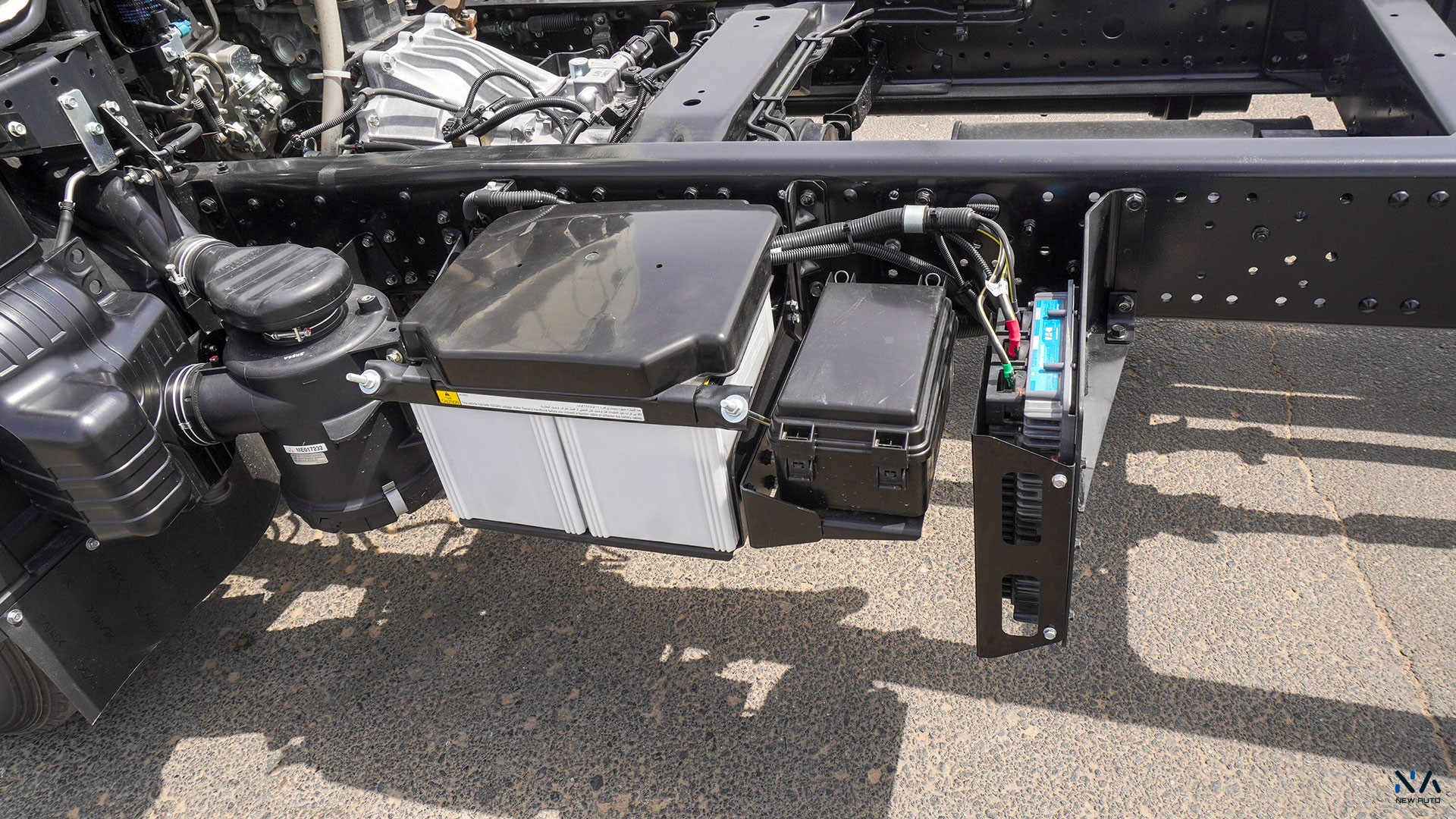 Mitsubishi Fuso Canter (Z87) – White – Black 2026