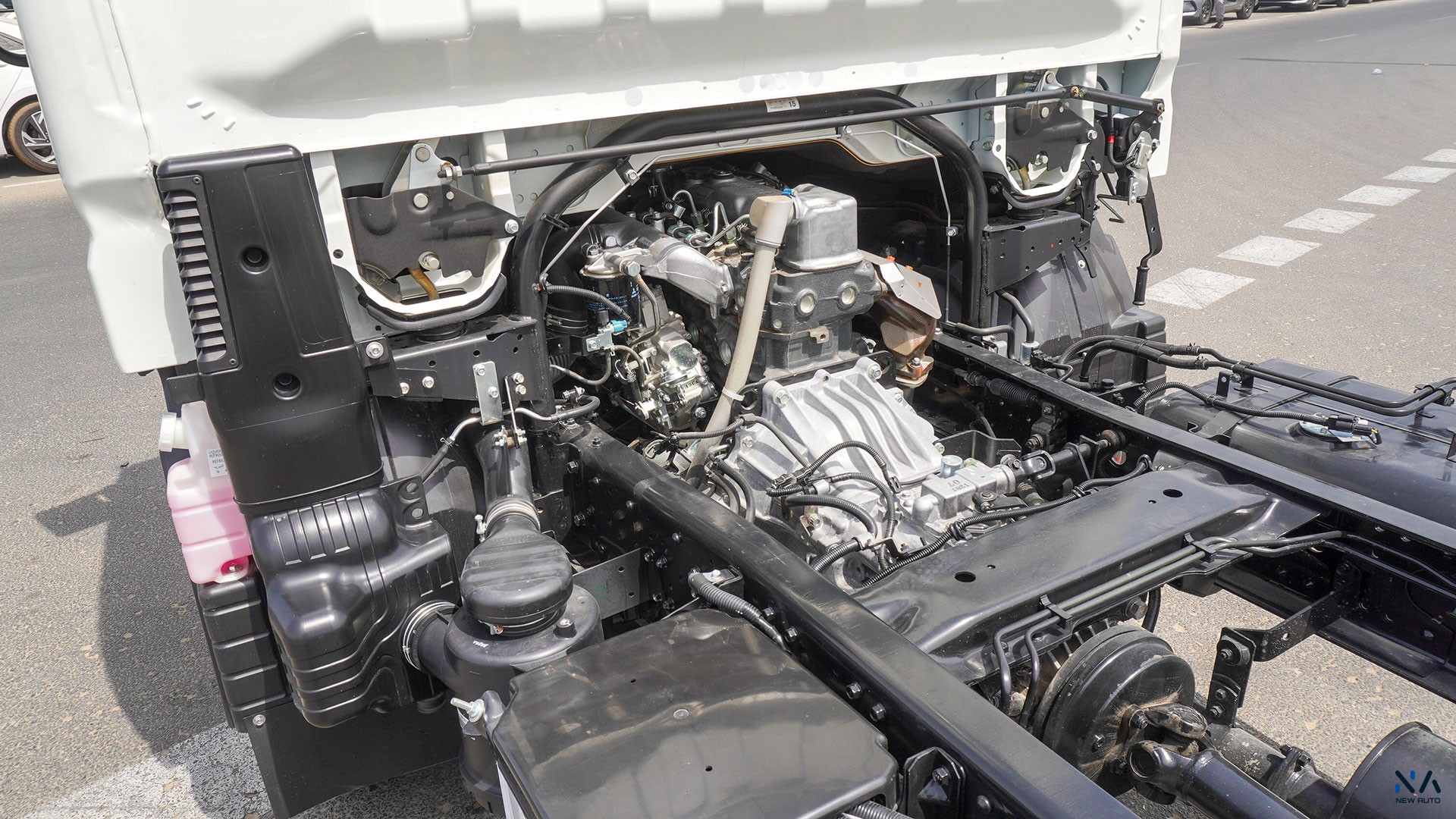 Mitsubishi Fuso Canter (Z87) – White – Black 2026