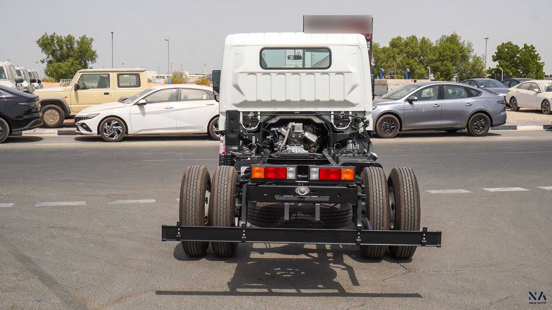 Mitsubishi Fuso Canter (Z87) – White – Black 2026